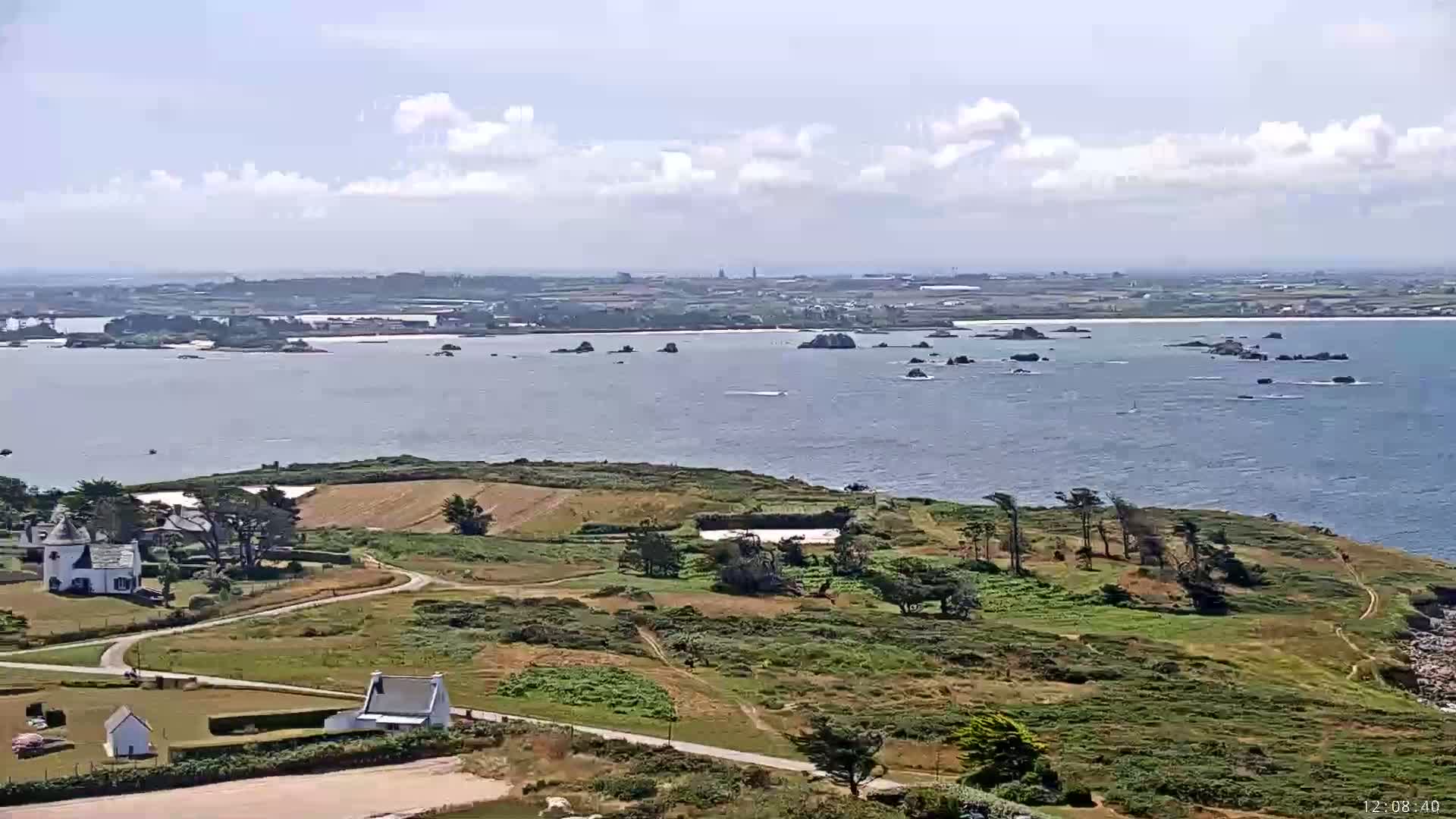 Ile de Batz Island & French Mainland Skyline View Live Cam - Morlaix, Finistère, Bretagne, France
