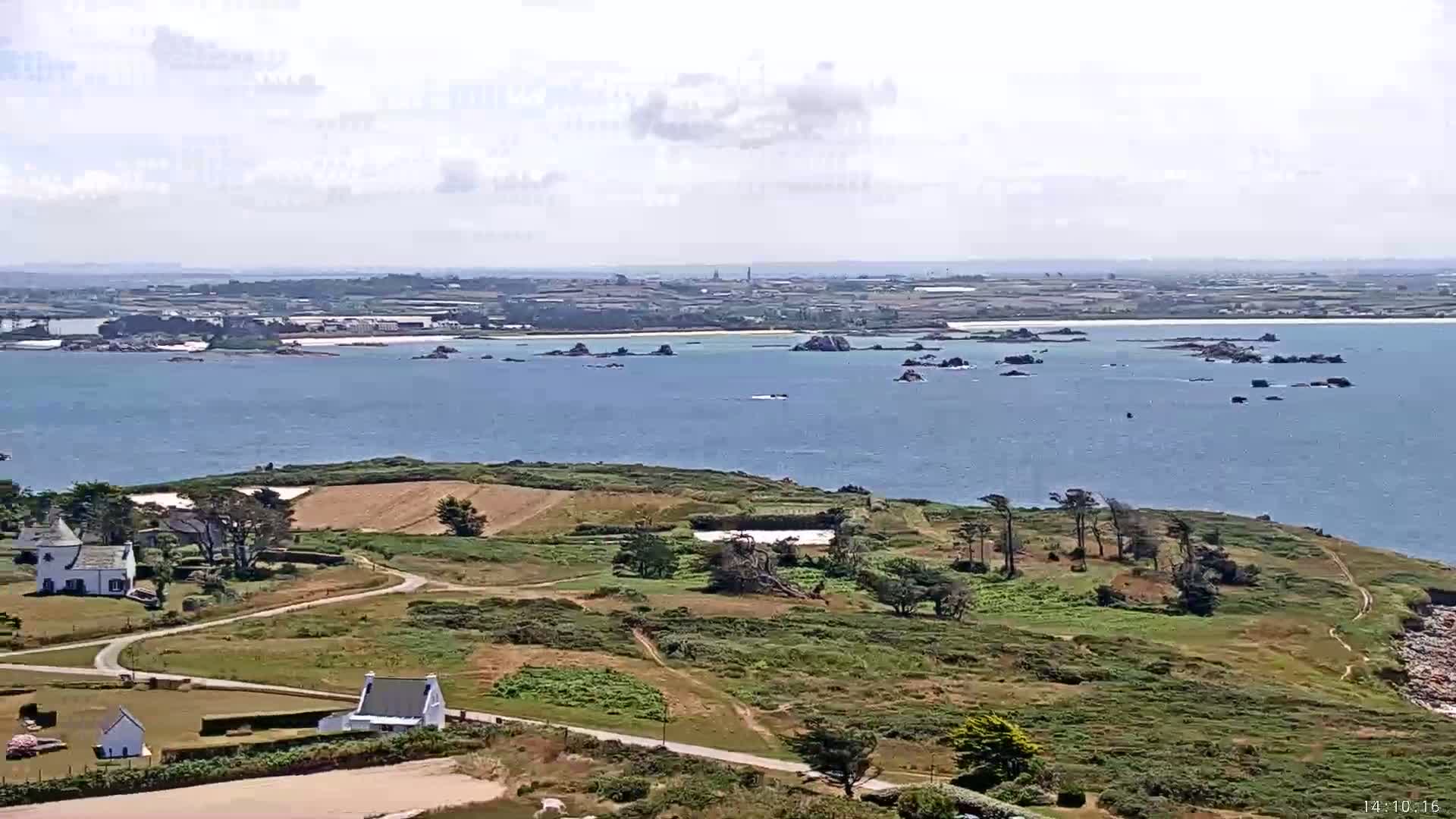 Ile de Batz Island & French Mainland Skyline View Live Cam - Morlaix, Finistère, Bretagne, France
