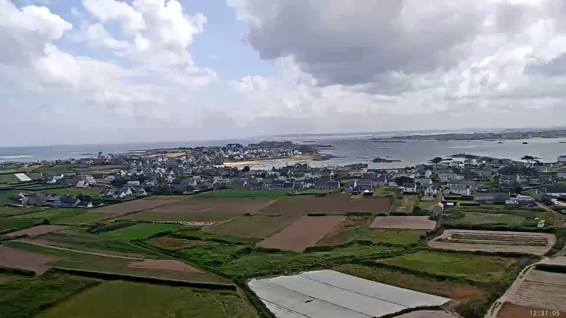 Ile de Batz Island & French Mainland Skyline View Live Cam - Morlaix, Finistère, Bretagne, France