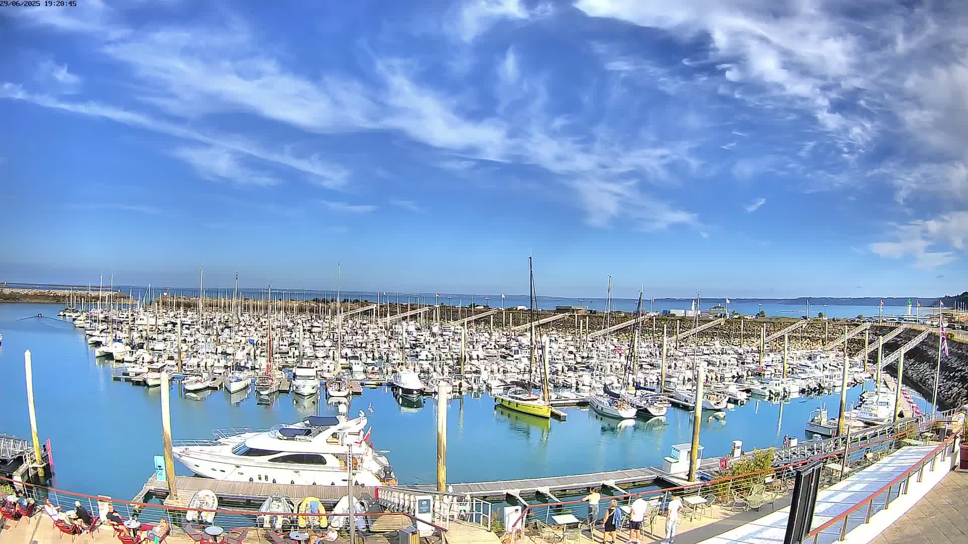 Saint-Quay-Portrieux Port & Marine Live Cam - Saint-Breiuc, Cotes-d'Armor, Bretagne, France