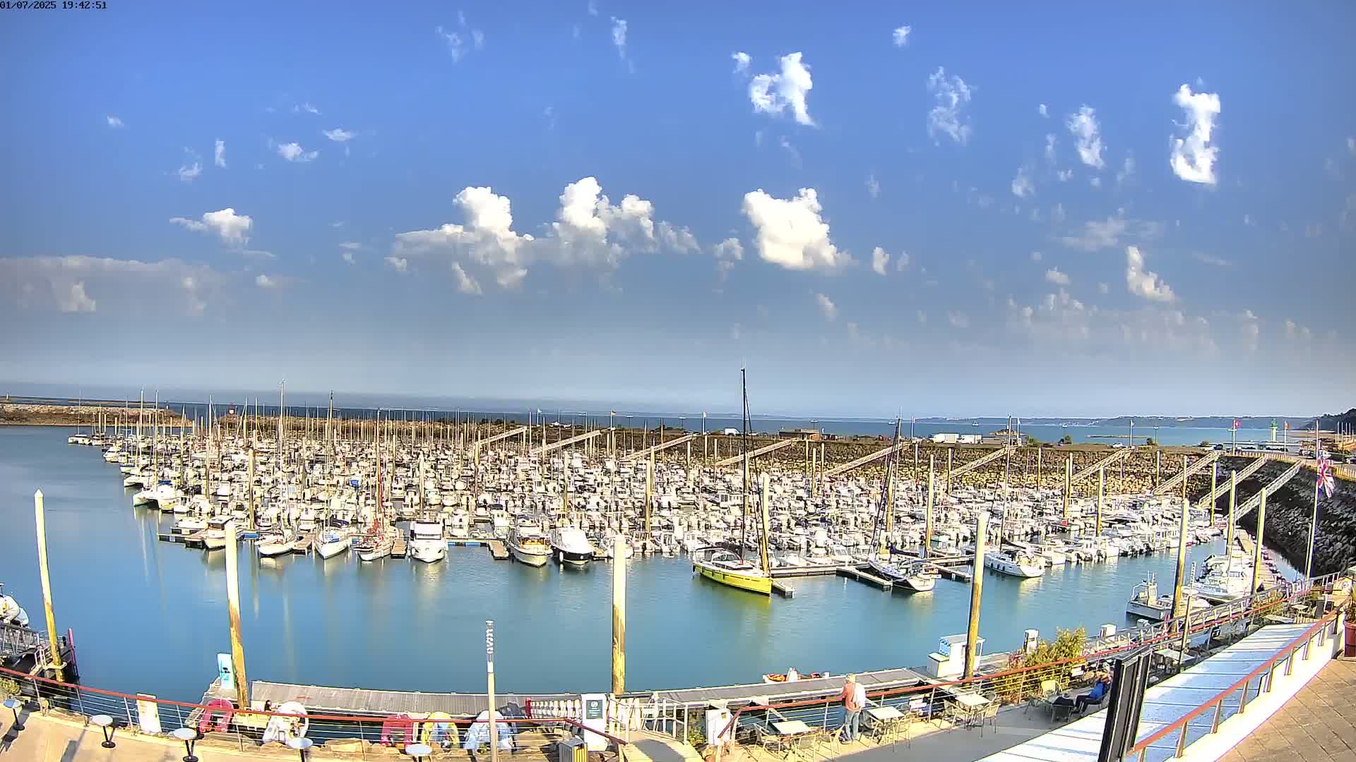 Saint-Quay-Portrieux Port & Marine Live Cam - Saint-Breiuc, Cotes-d'Armor, Bretagne, France