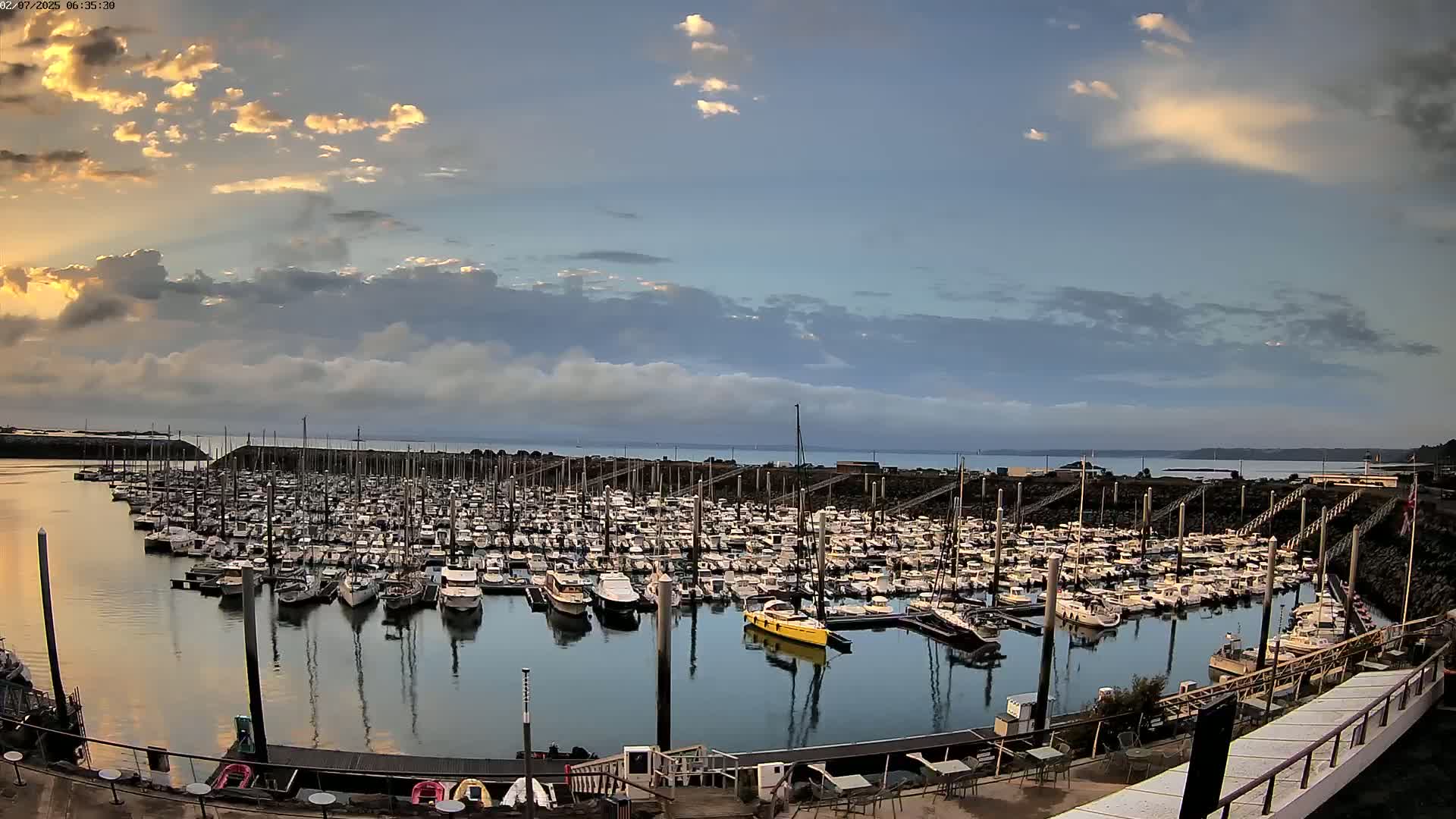 Saint-Quay-Portrieux Port & Marine Live Cam - Saint-Breiuc, Cotes-d'Armor, Bretagne, France