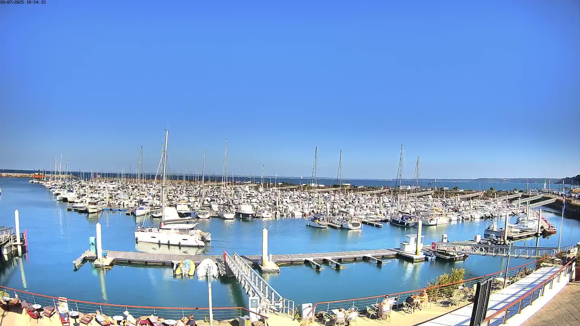 Saint-Quay-Portrieux Port & Marine Live Cam - Saint-Breiuc, Cotes-d'Armor, Bretagne, France