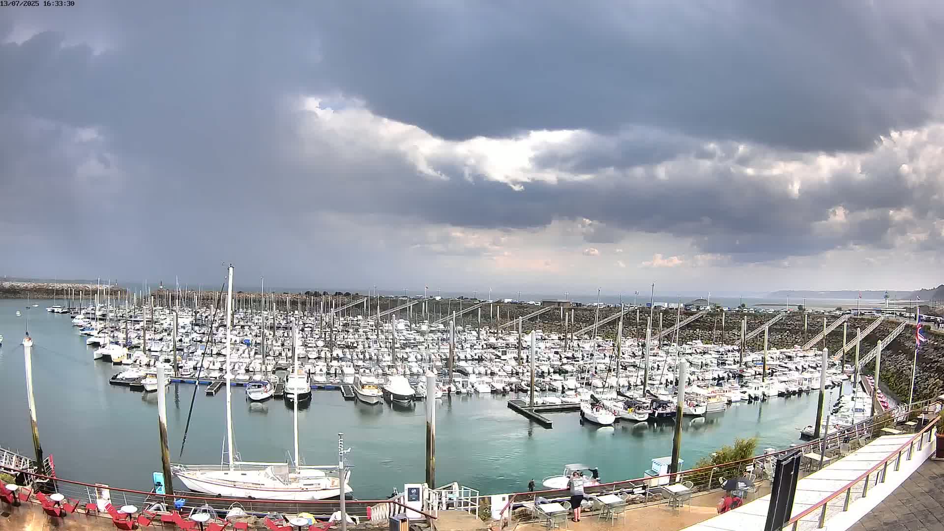 Saint-Quay-Portrieux Port & Marine Live Cam - Saint-Breiuc, Cotes-d'Armor, Bretagne, France