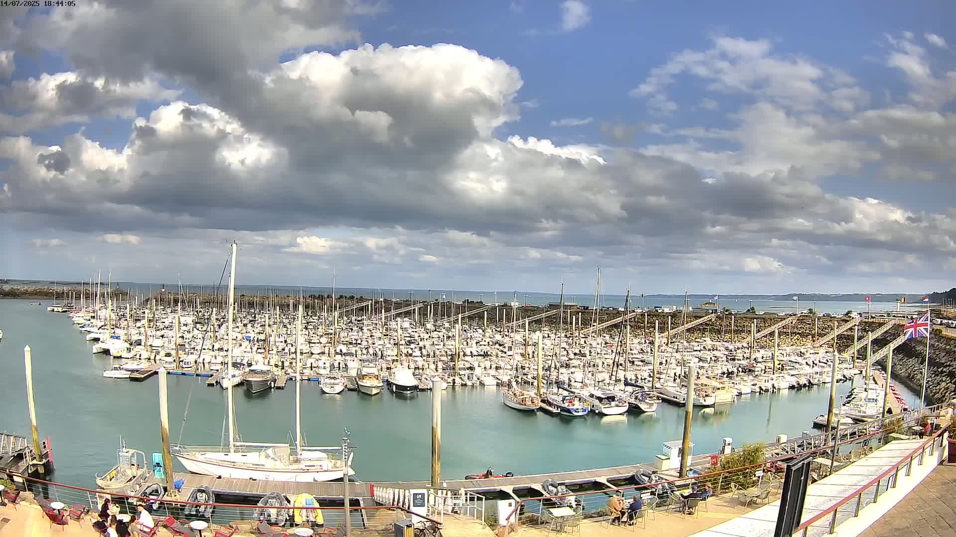 Saint-Quay-Portrieux Port & Marine Live Cam - Saint-Breiuc, Cotes-d'Armor, Bretagne, France