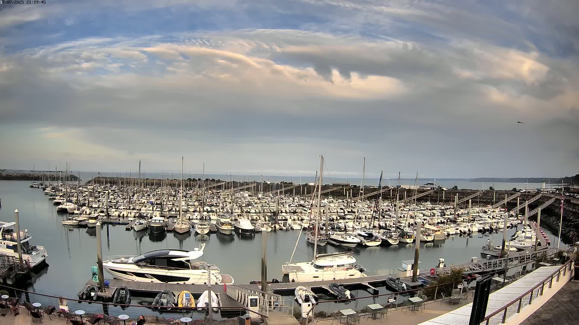 Saint-Quay-Portrieux Port & Marine Live Cam - Saint-Breiuc, Cotes-d'Armor, Bretagne, France