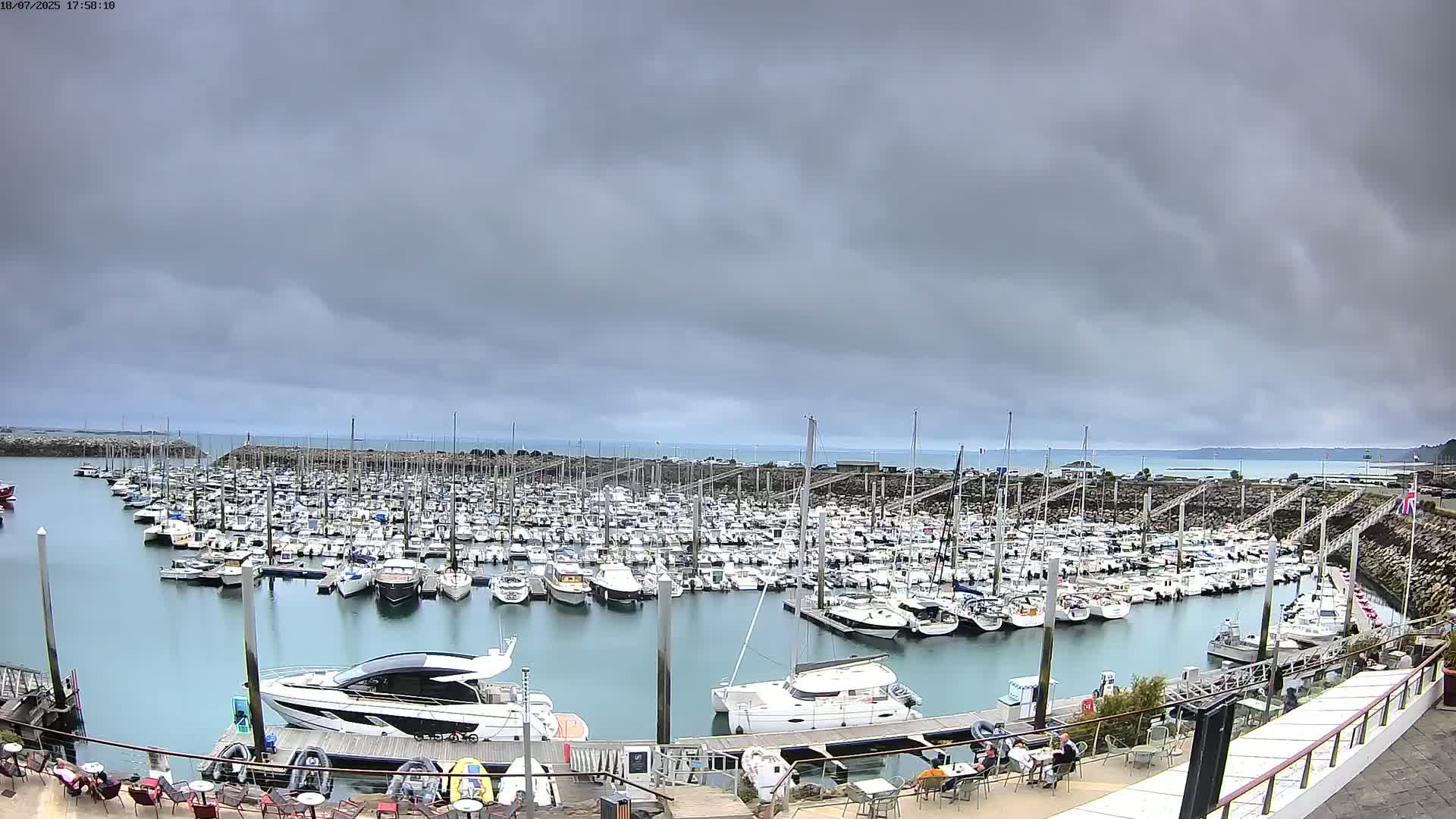 Saint-Quay-Portrieux Port & Marine Live Cam - Saint-Breiuc, Cotes-d'Armor, Bretagne, France