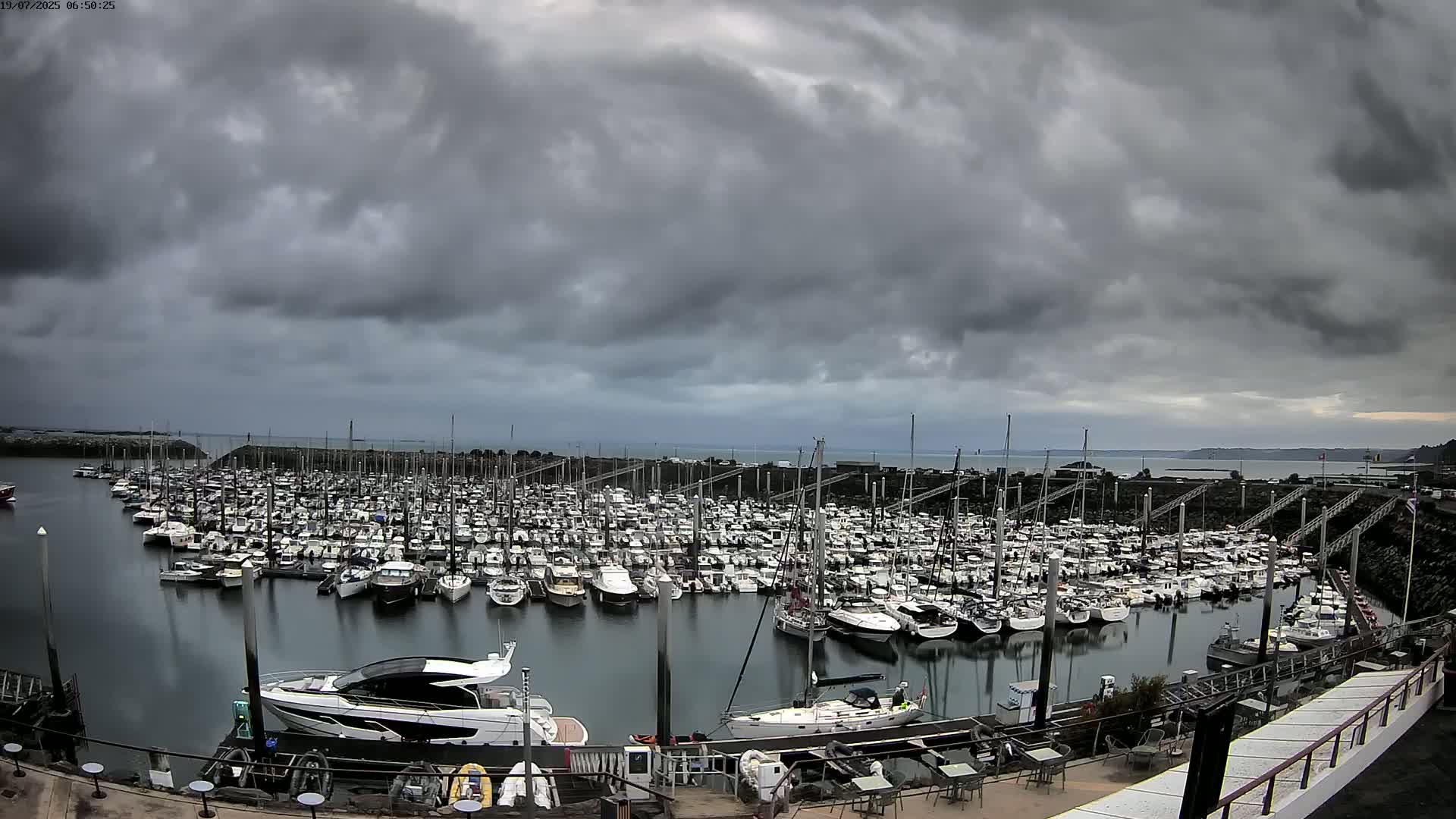 Saint-Quay-Portrieux Port & Marine Live Cam - Saint-Breiuc, Cotes-d'Armor, Bretagne, France