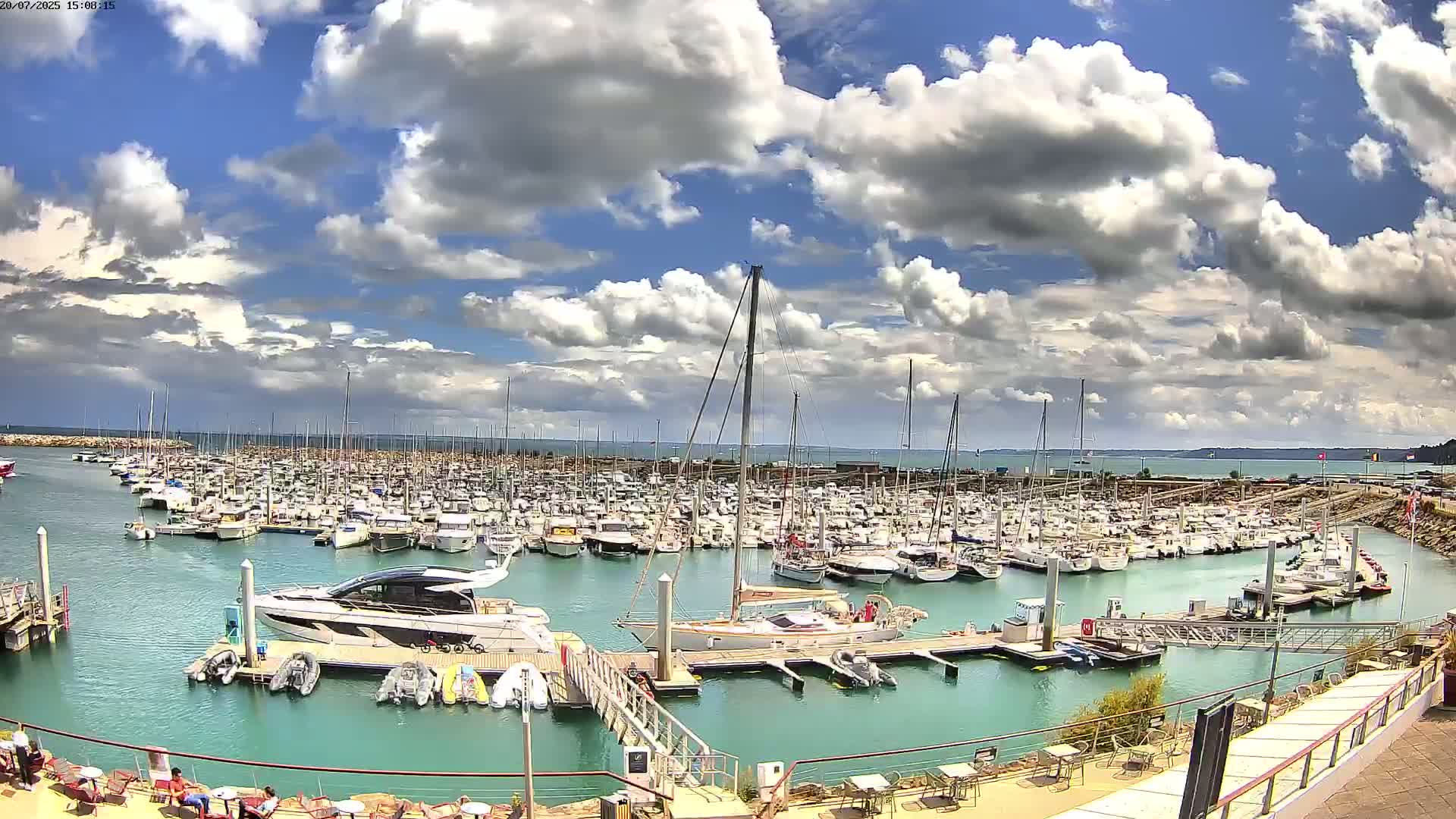 Saint-Quay-Portrieux Port & Marine Live Cam - Saint-Breiuc, Cotes-d'Armor, Bretagne, France