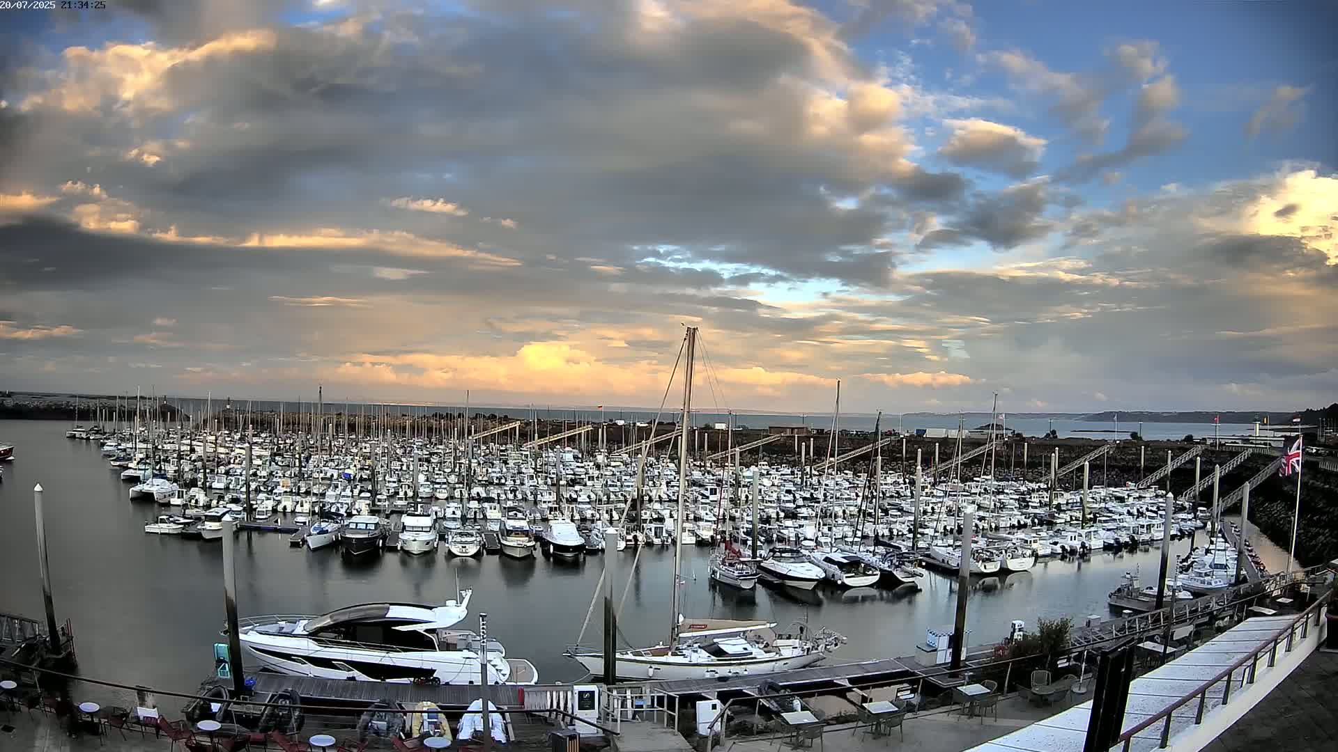 Saint-Quay-Portrieux Port & Marine Live Cam - Saint-Breiuc, Cotes-d'Armor, Bretagne, France