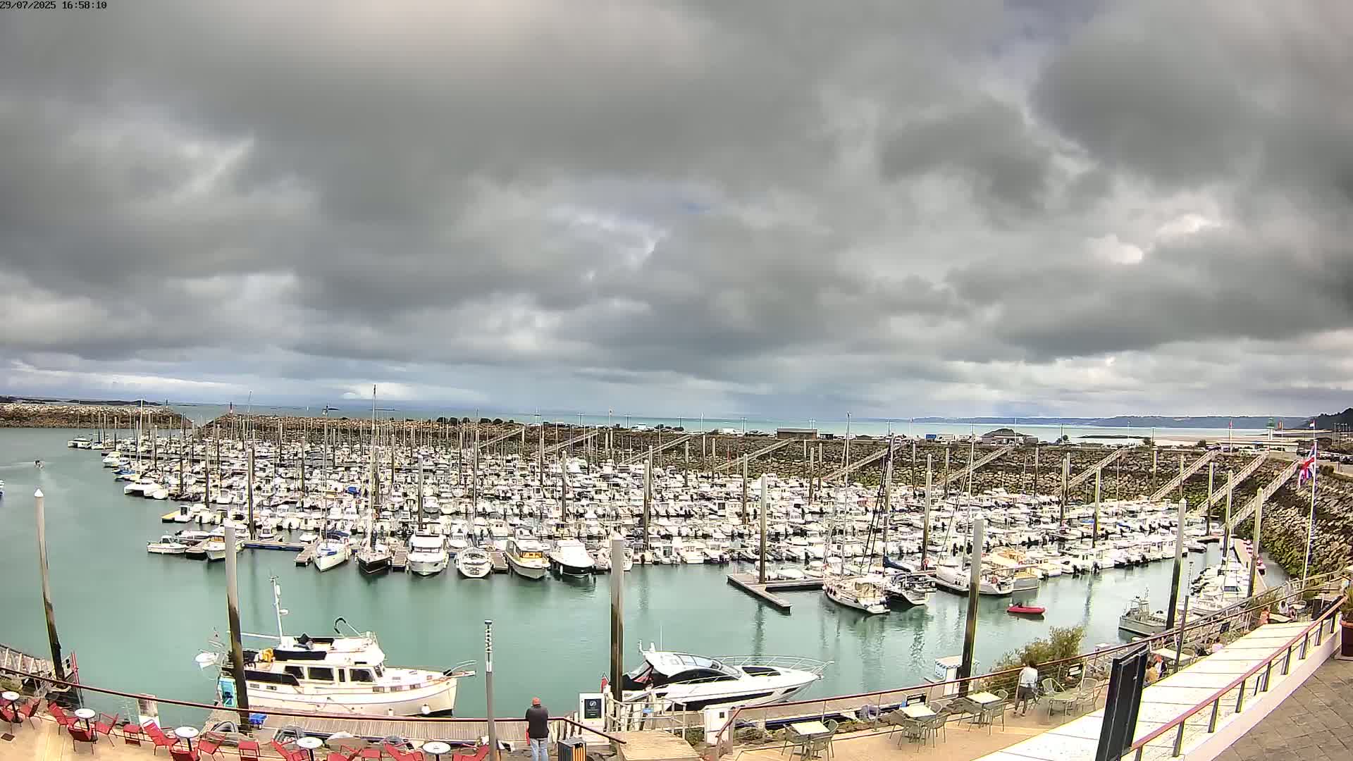 Saint-Quay-Portrieux Port & Marine Live Cam - Saint-Breiuc, Cotes-d'Armor, Bretagne, France