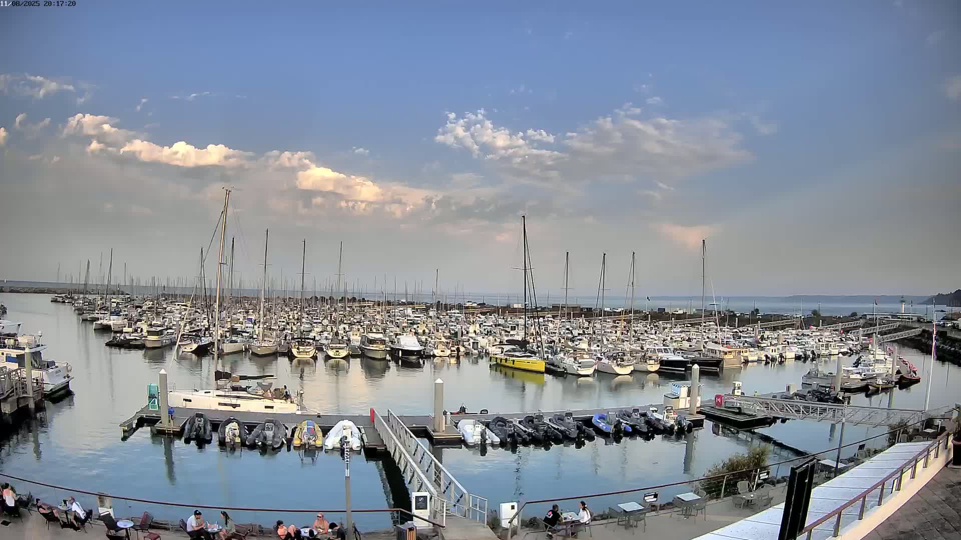 Saint-Quay-Portrieux Port & Marine Live Cam - Saint-Breiuc, Cotes-d'Armor, Bretagne, France