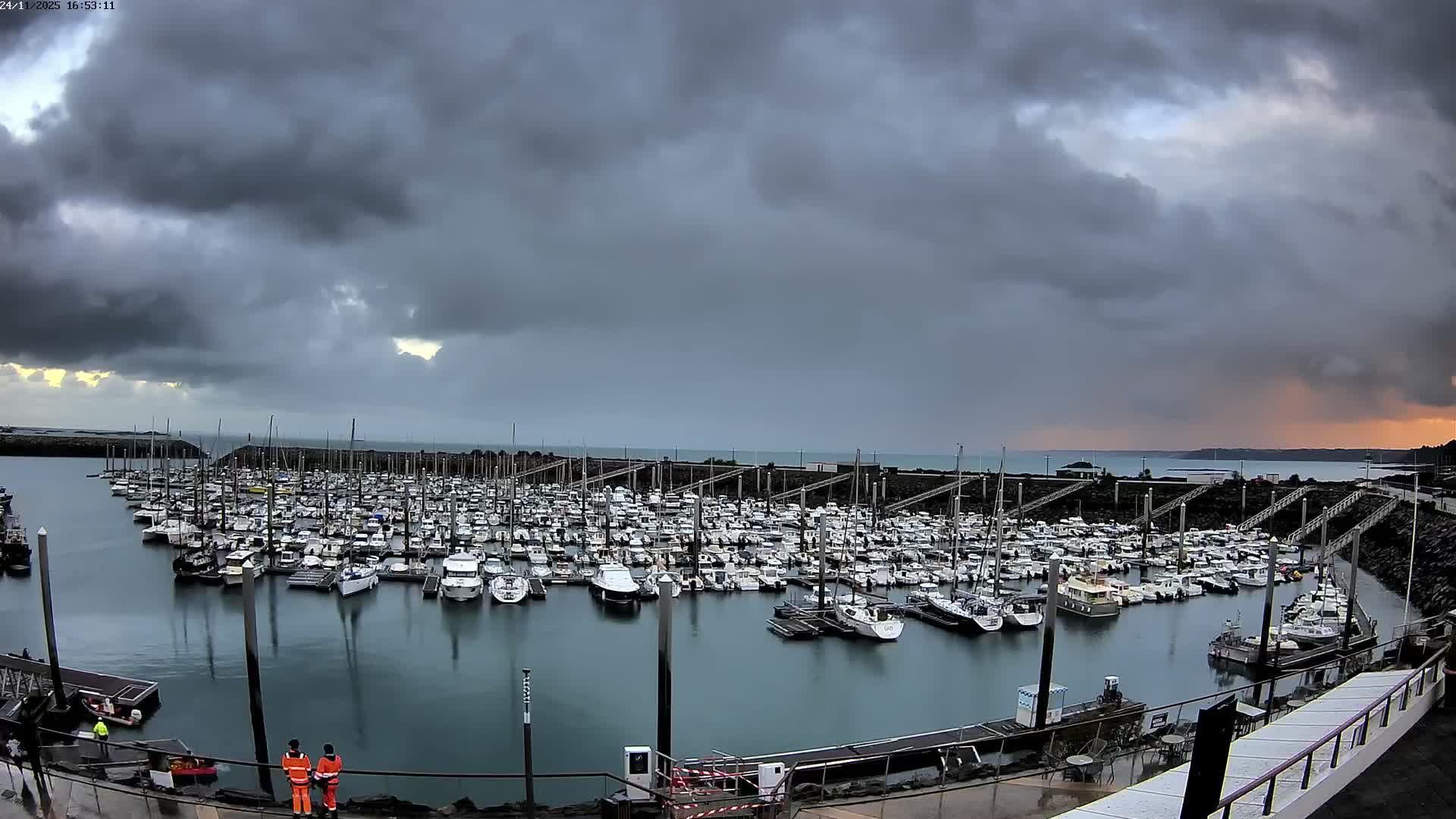 Saint-Quay-Portrieux Port & Marine Live Cam - Saint-Breiuc, Cotes-d'Armor, Bretagne, France