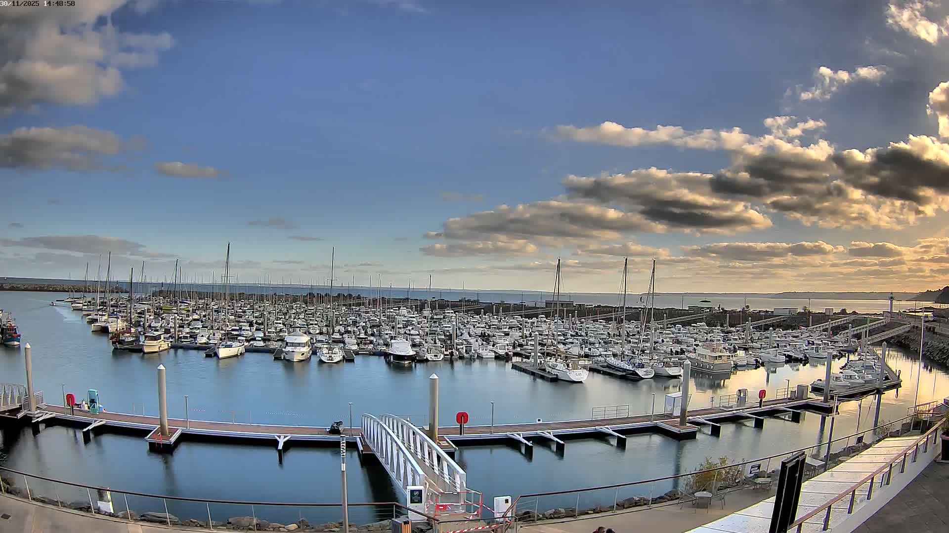 Saint-Quay-Portrieux Port & Marine Live Cam - Saint-Breiuc, Cotes-d'Armor, Bretagne, France