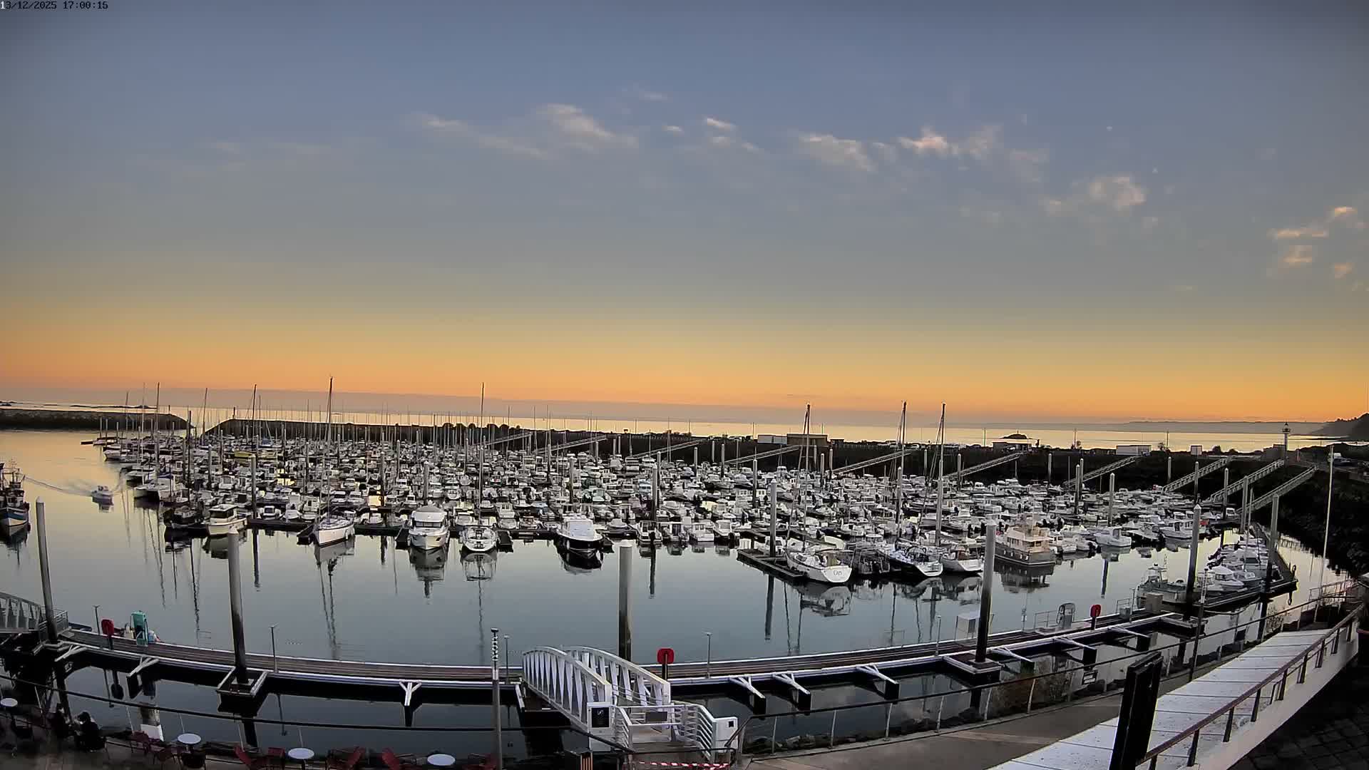 Saint-Quay-Portrieux Port & Marine Live Cam - Saint-Breiuc, Cotes-d'Armor, Bretagne, France
