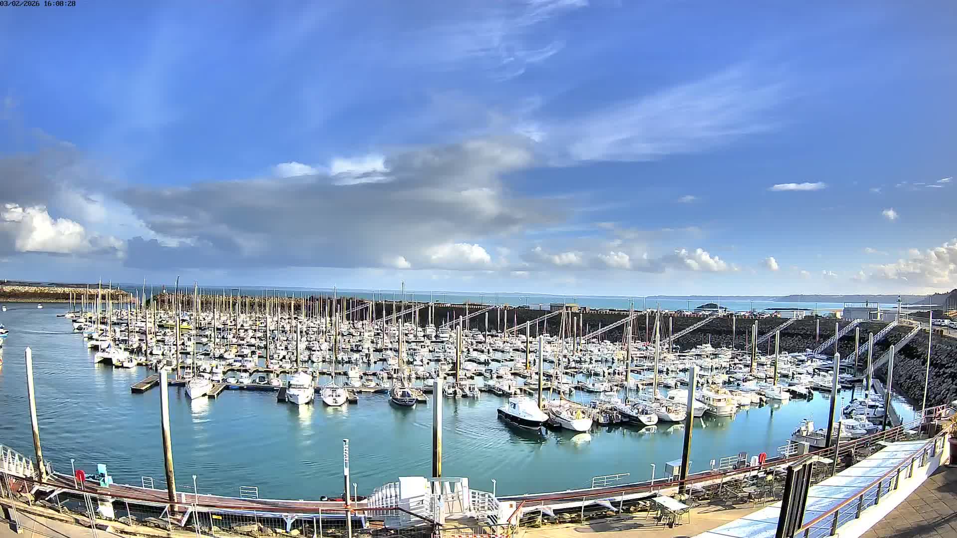 Saint-Quay-Portrieux Port & Marine Live Cam - Saint-Breiuc, Cotes-d'Armor, Bretagne, France