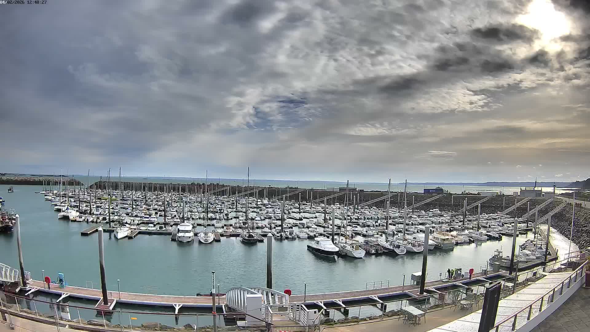 Saint-Quay-Portrieux Port & Marine Live Cam - Saint-Breiuc, Cotes-d'Armor, Bretagne, France