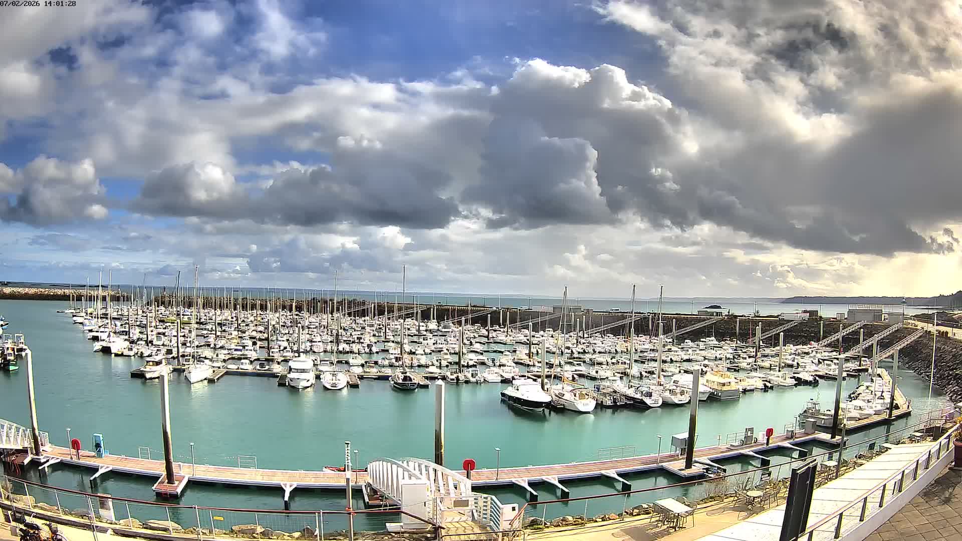Saint-Quay-Portrieux Port & Marine Live Cam - Saint-Breiuc, Cotes-d'Armor, Bretagne, France