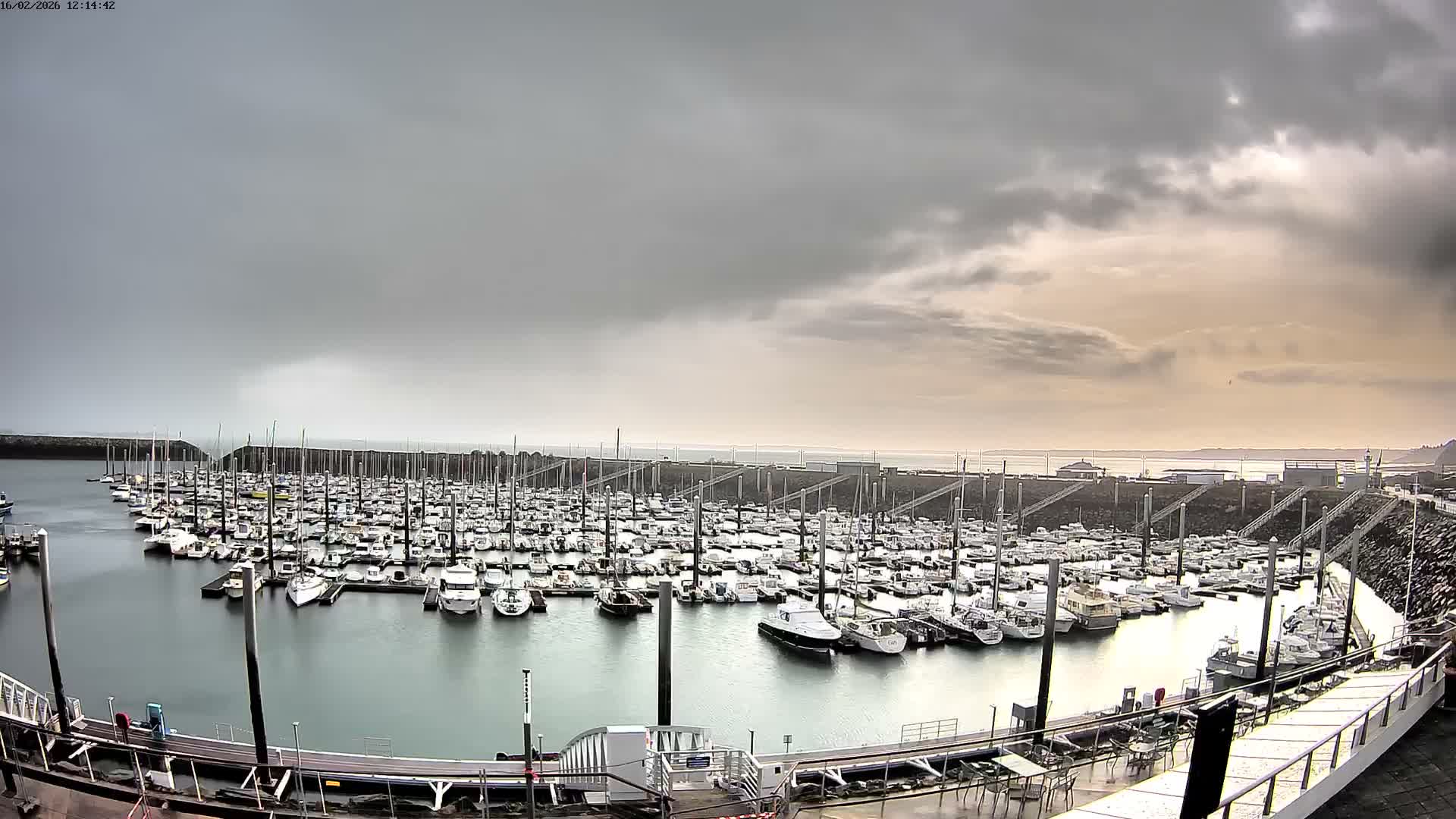 Saint-Quay-Portrieux Port & Marine Live Cam - Saint-Breiuc, Cotes-d'Armor, Bretagne, France