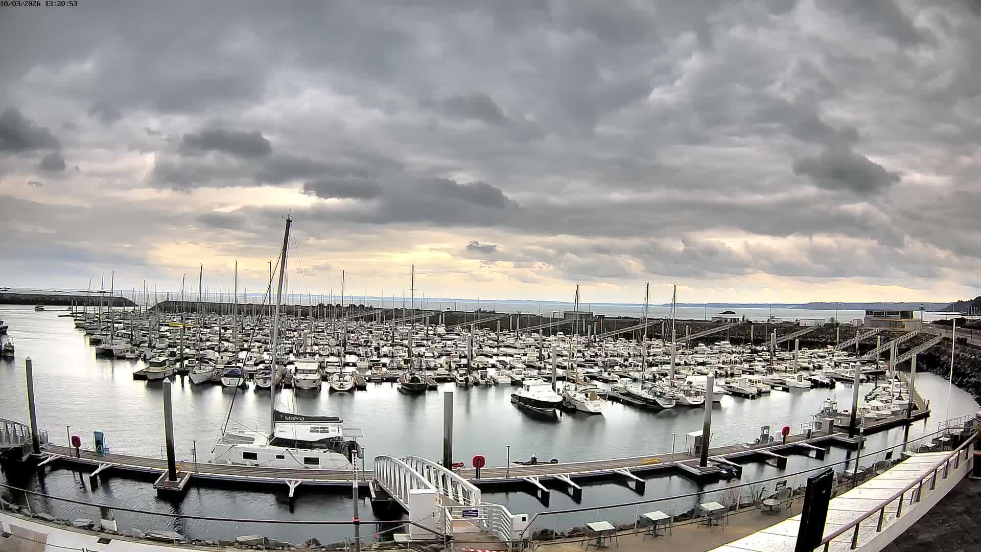 Saint-Quay-Portrieux Port & Marine Live Cam - Saint-Breiuc, Cotes-d'Armor, Bretagne, France