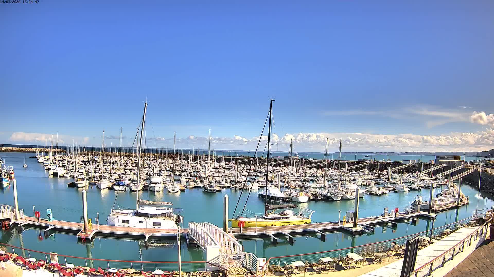 Saint-Quay-Portrieux Port & Marine Live Cam - Saint-Breiuc, Cotes-d'Armor, Bretagne, France