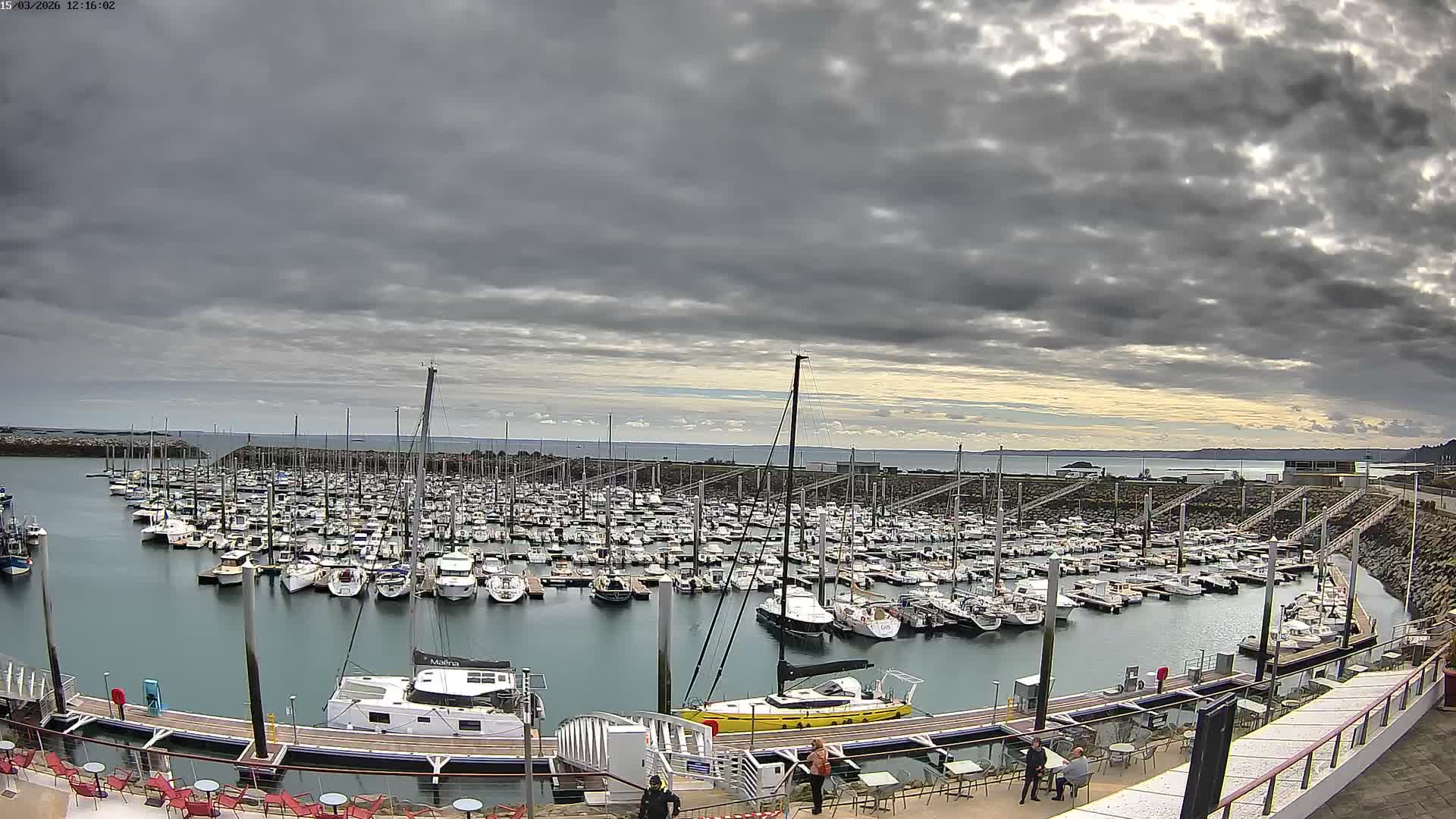 Saint-Quay-Portrieux Port & Marine Live Cam - Saint-Breiuc, Cotes-d'Armor, Bretagne, France