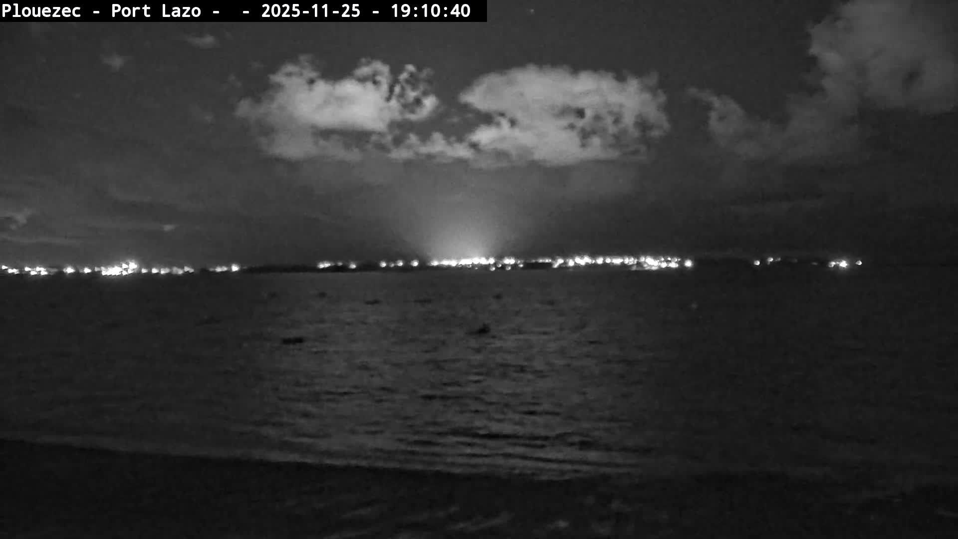 Plouezec Plage de Port Lazo Beach Live Cam - Guingamp, Côtes-d'Armor, Bretagne, France