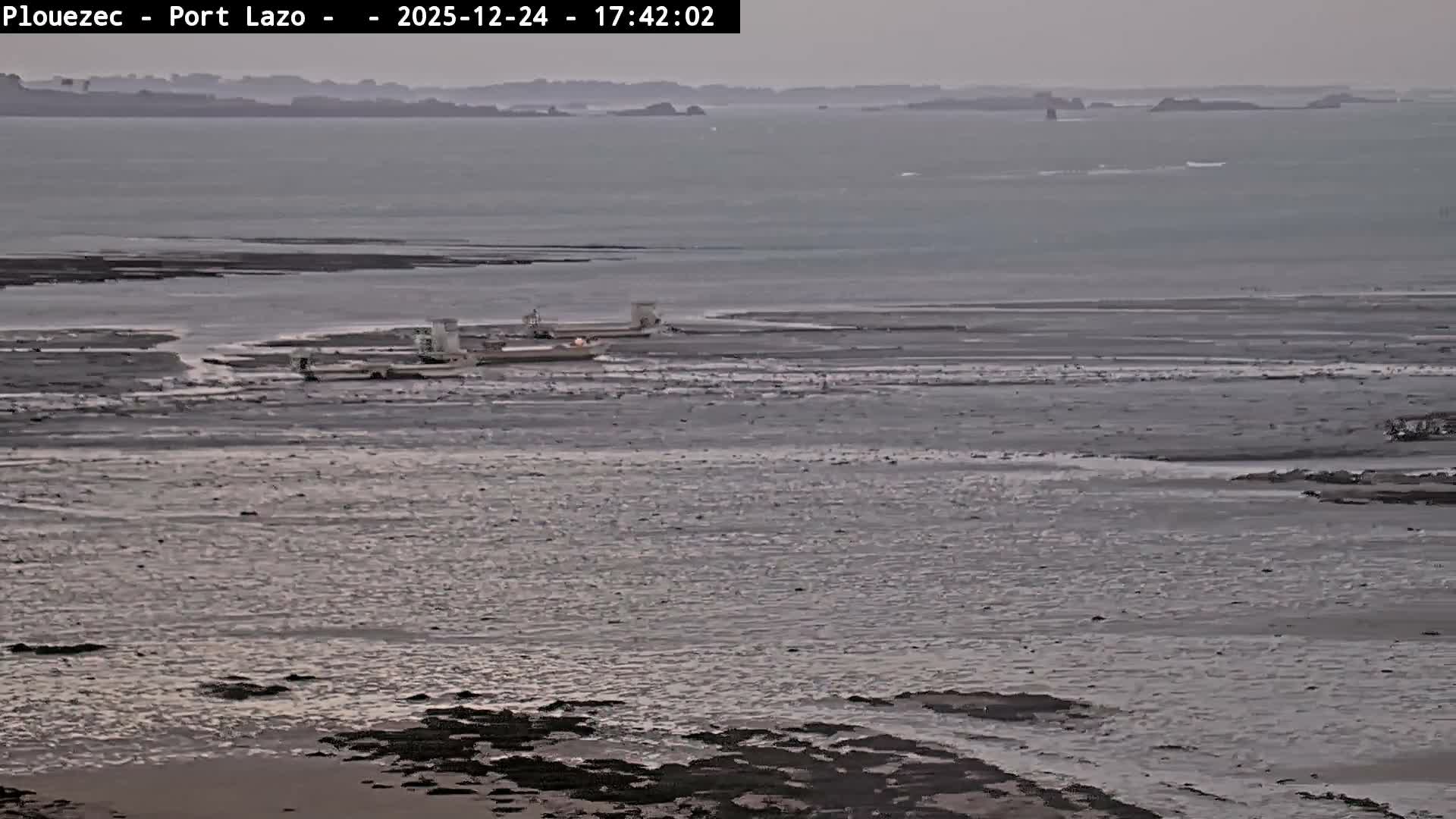 Plouezec Plage de Port Lazo Beach Live Cam - Guingamp, Côtes-d'Armor, Bretagne, France