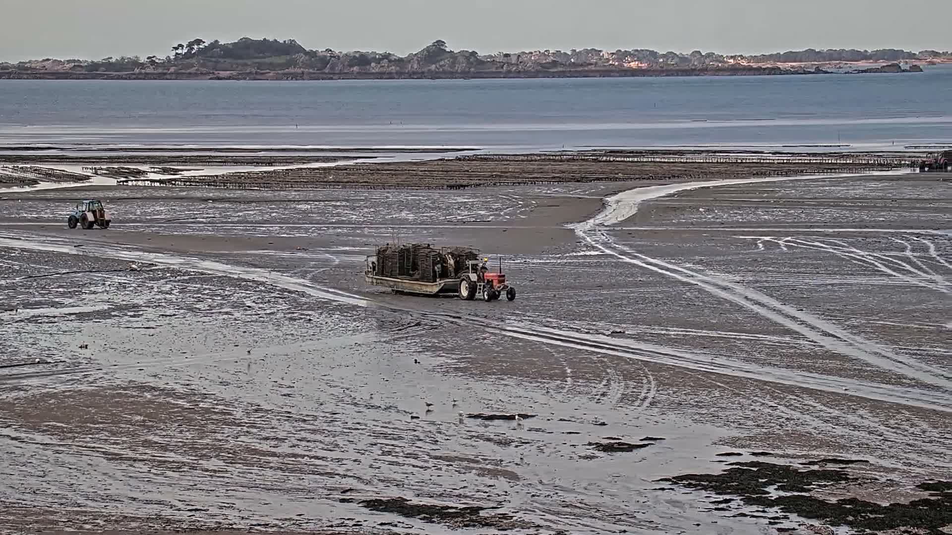 Plouezec Plage de Port Lazo Beach Live Cam - Guingamp, Côtes-d'Armor, Bretagne, France
