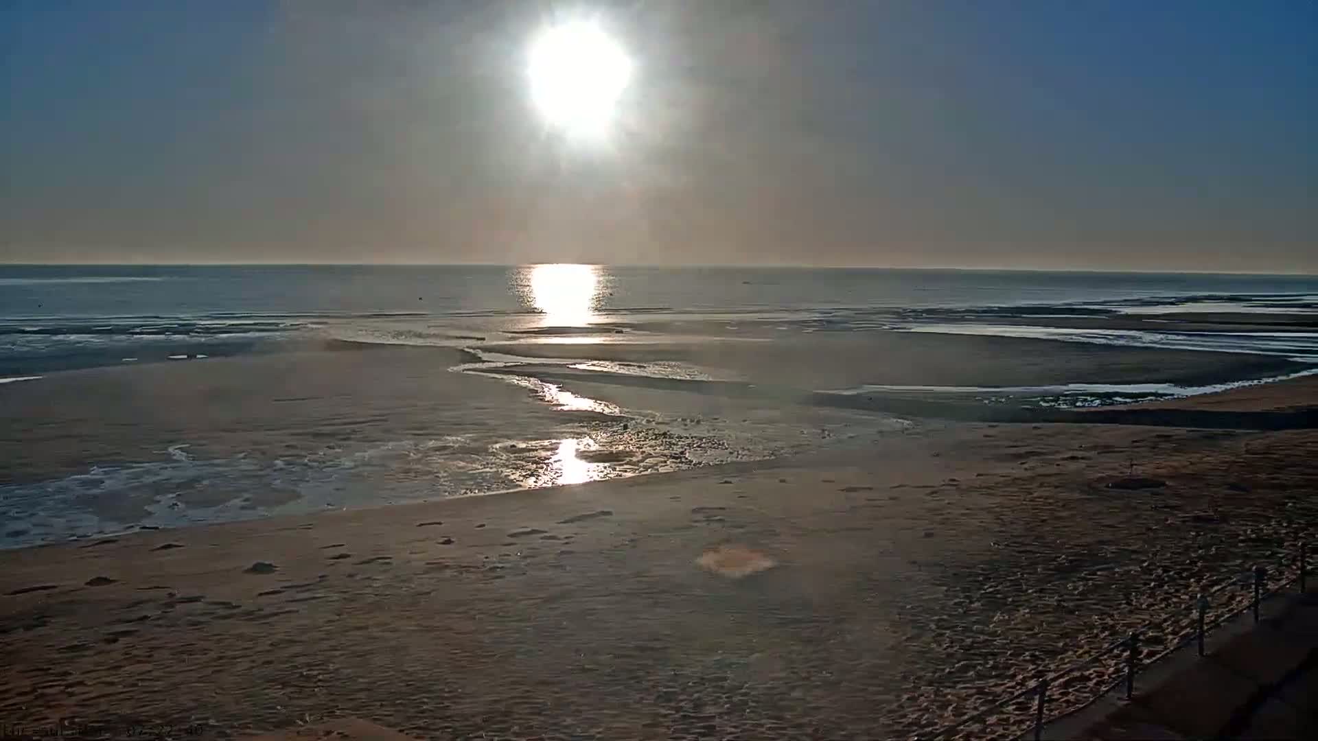 Plage de Luc-sur-Mer Beach Live Cam - Caen, Calvados, Normandie, France