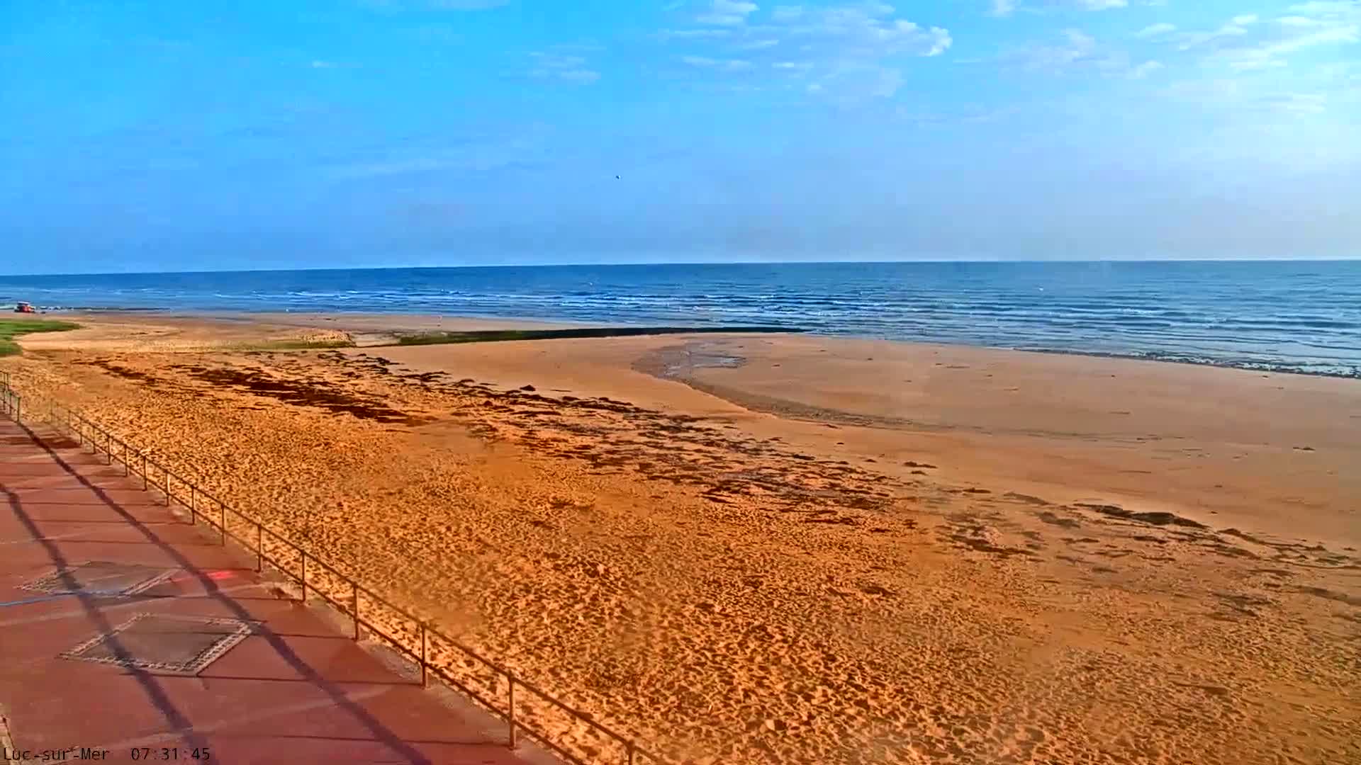 Plage de Luc-sur-Mer Beach Live Cam - Caen, Calvados, Normandie, France