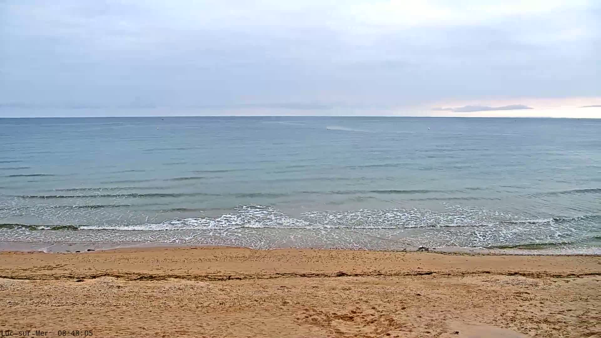 Plage de Luc-sur-Mer Beach Live Cam - Caen, Calvados, Normandie, France