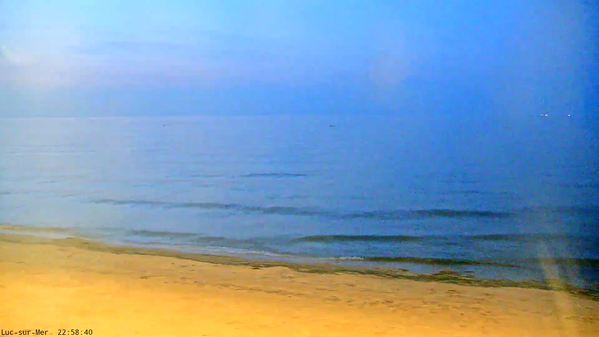 Plage de Luc-sur-Mer Beach Live Cam - Caen, Calvados, Normandie, France