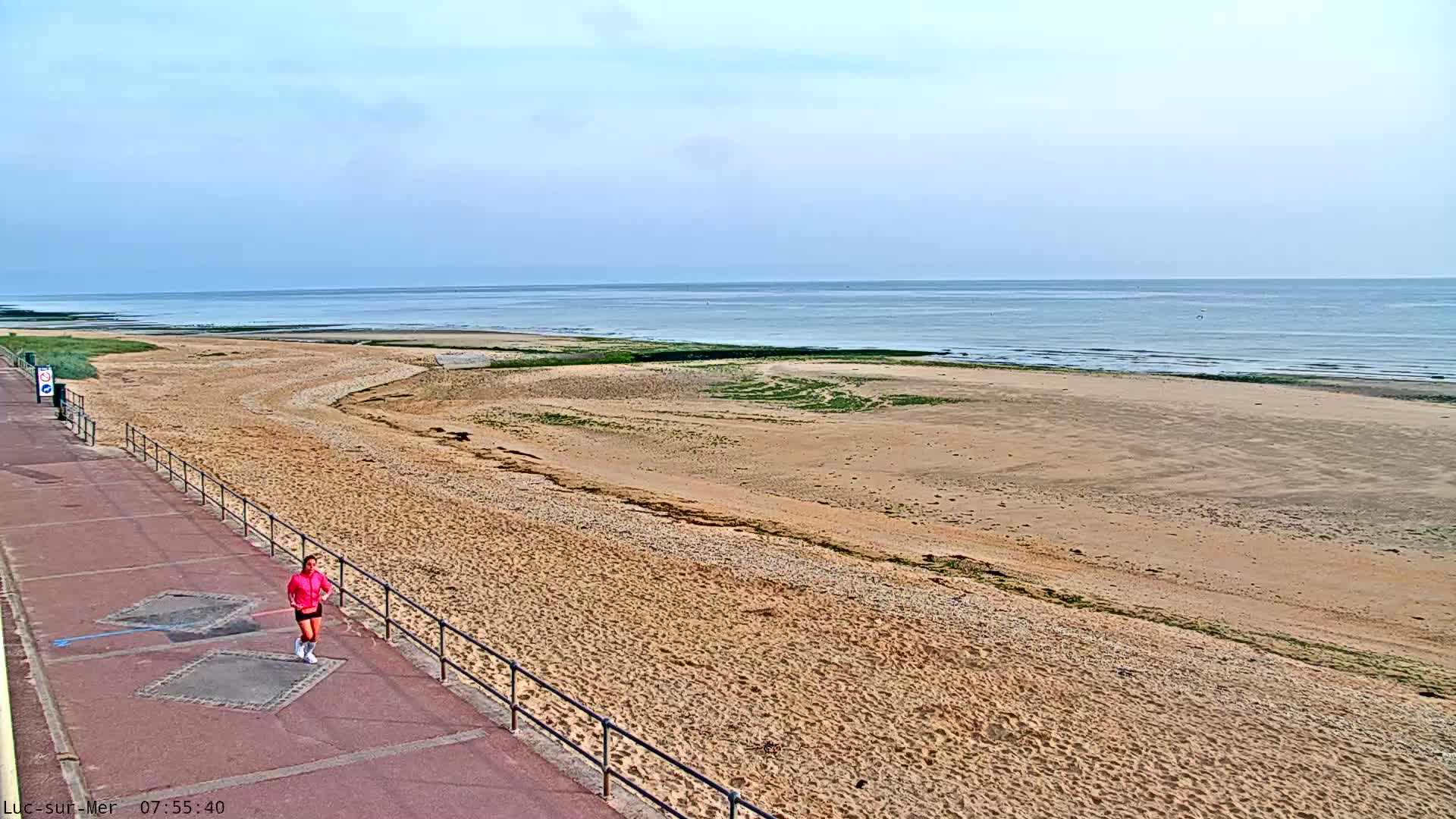 Plage de Luc-sur-Mer Beach Live Cam - Caen, Calvados, Normandie, France