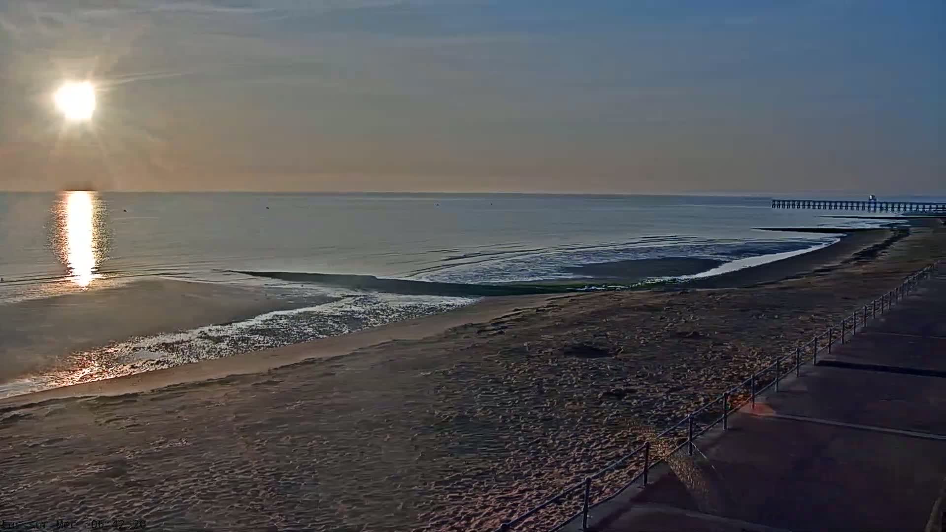 Plage de Luc-sur-Mer Beach Live Cam - Caen, Calvados, Normandie, France