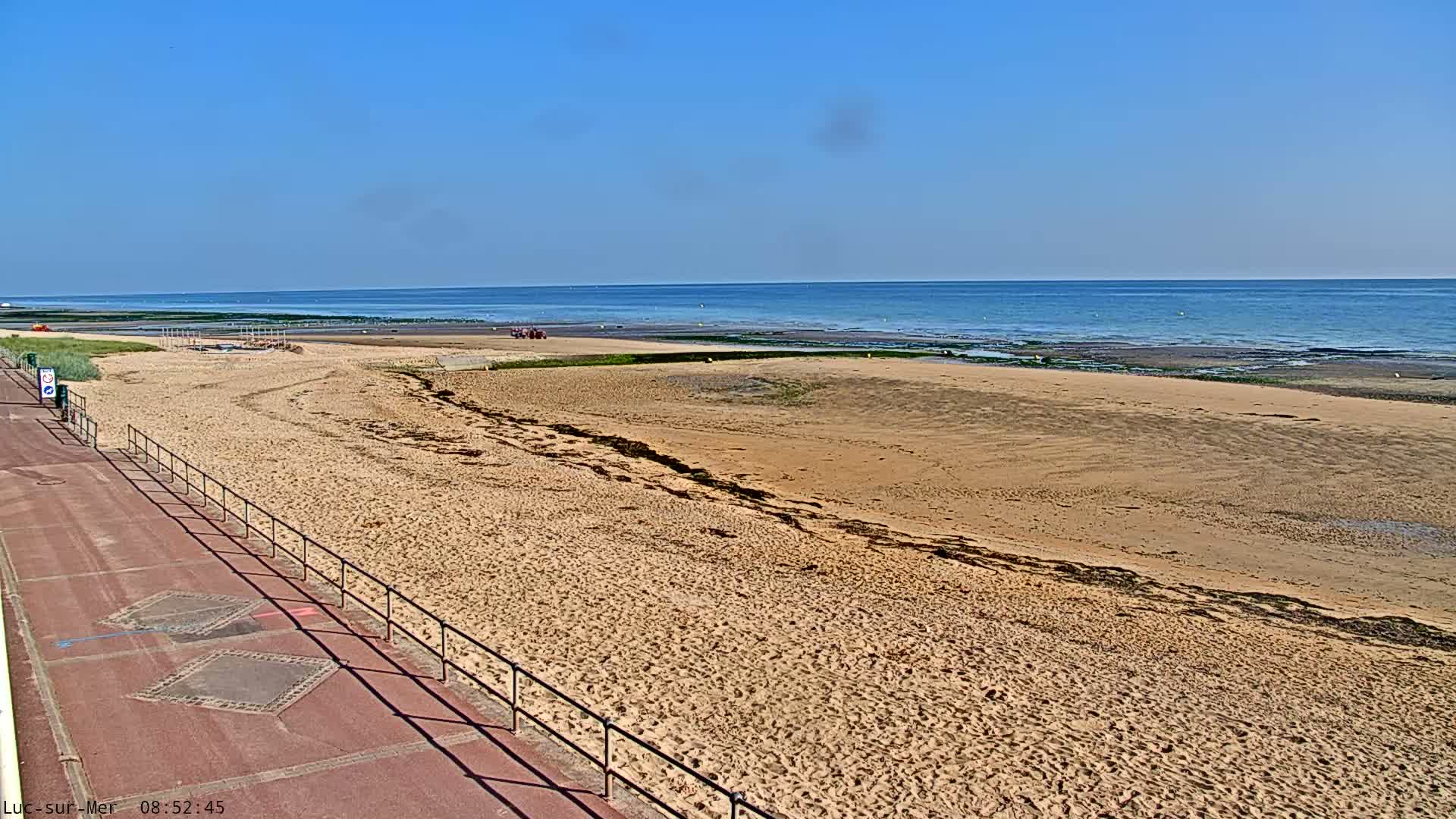 Plage de Luc-sur-Mer Beach Live Cam - Caen, Calvados, Normandie, France
