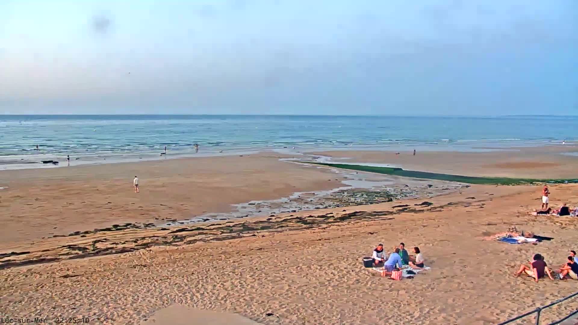 Plage de Luc-sur-Mer Beach Live Cam - Caen, Calvados, Normandie, France