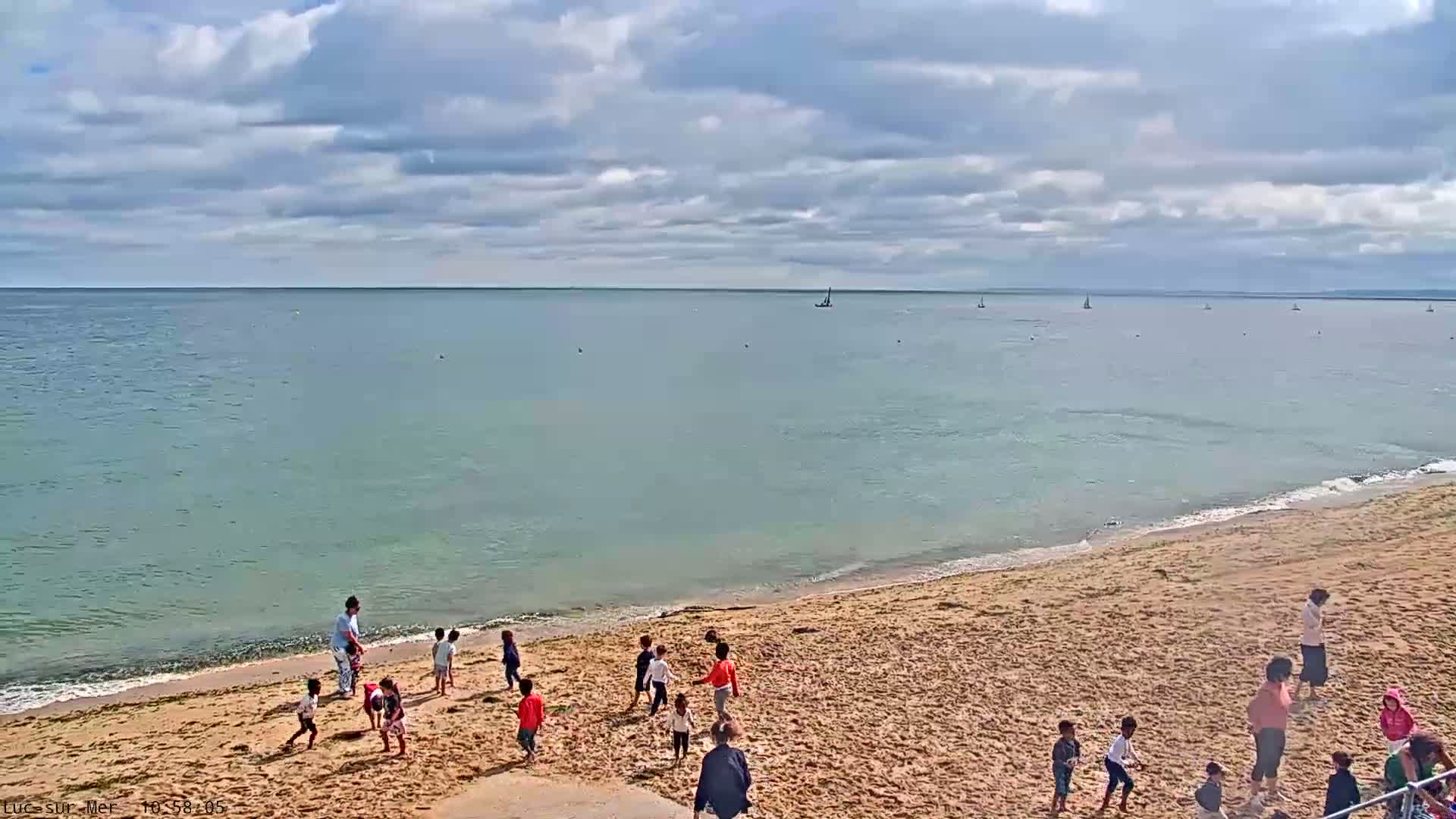 Plage de Luc-sur-Mer Beach Live Cam - Caen, Calvados, Normandie, France