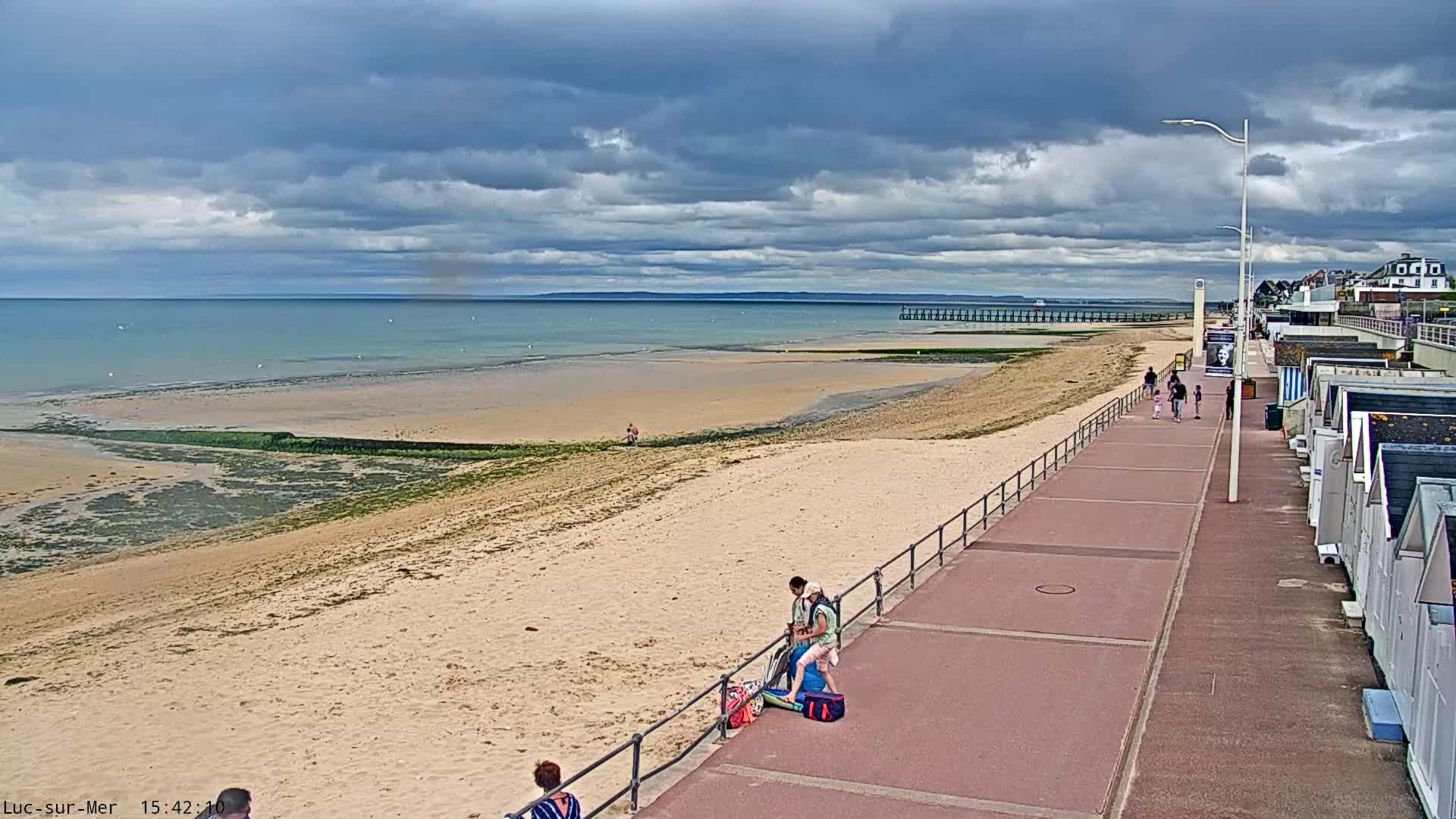 Plage de Luc-sur-Mer Beach Live Cam - Caen, Calvados, Normandie, France