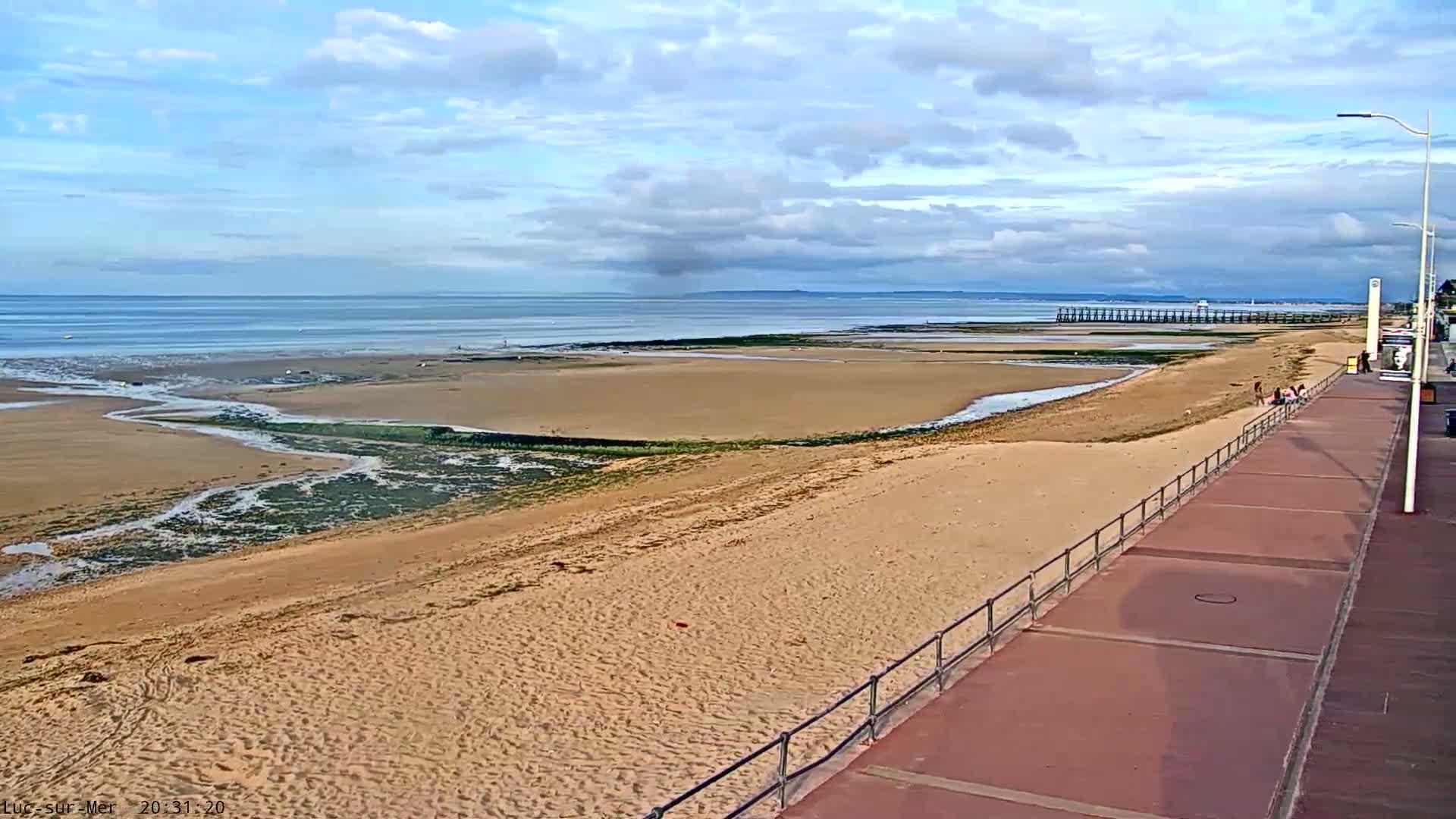 Plage de Luc-sur-Mer Beach Live Cam - Caen, Calvados, Normandie, France