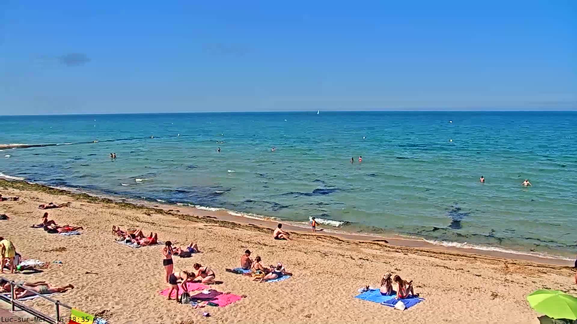 Plage de Luc-sur-Mer Beach Live Cam - Caen, Calvados, Normandie, France