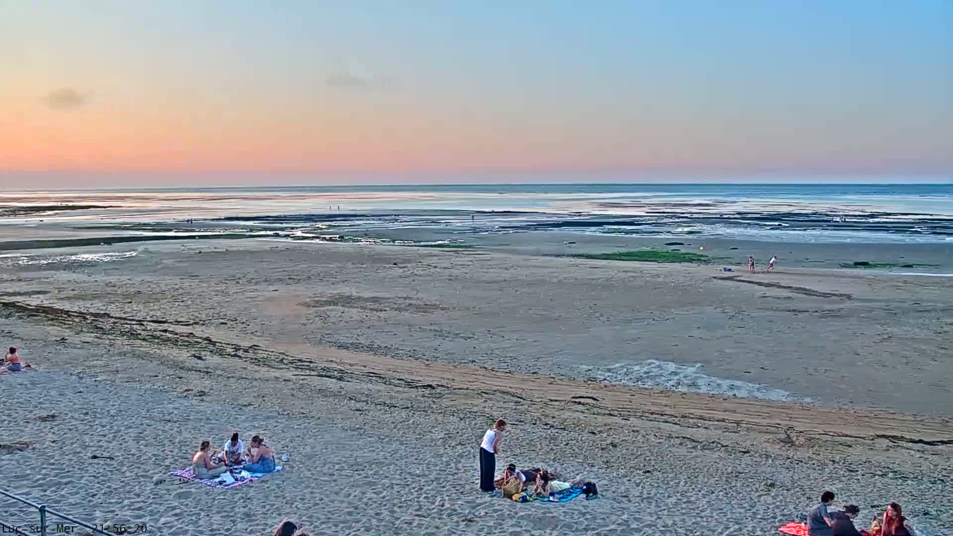 Plage de Luc-sur-Mer Beach Live Cam - Caen, Calvados, Normandie, France