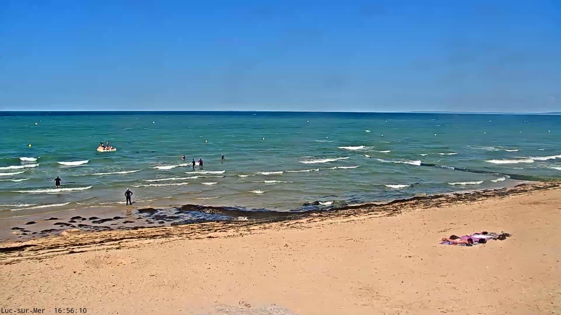 Plage de Luc-sur-Mer Beach Live Cam - Caen, Calvados, Normandie, France
