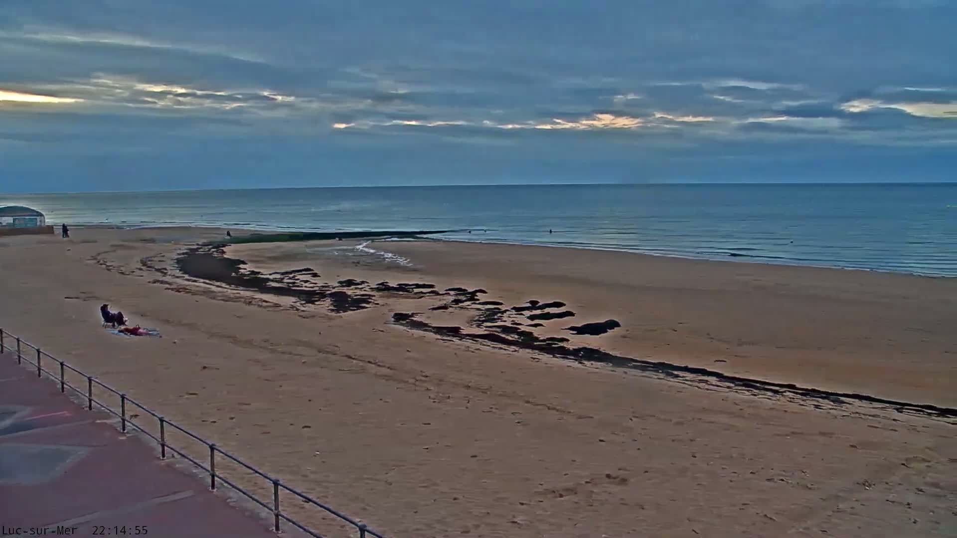 Plage de Luc-sur-Mer Beach Live Cam - Caen, Calvados, Normandie, France