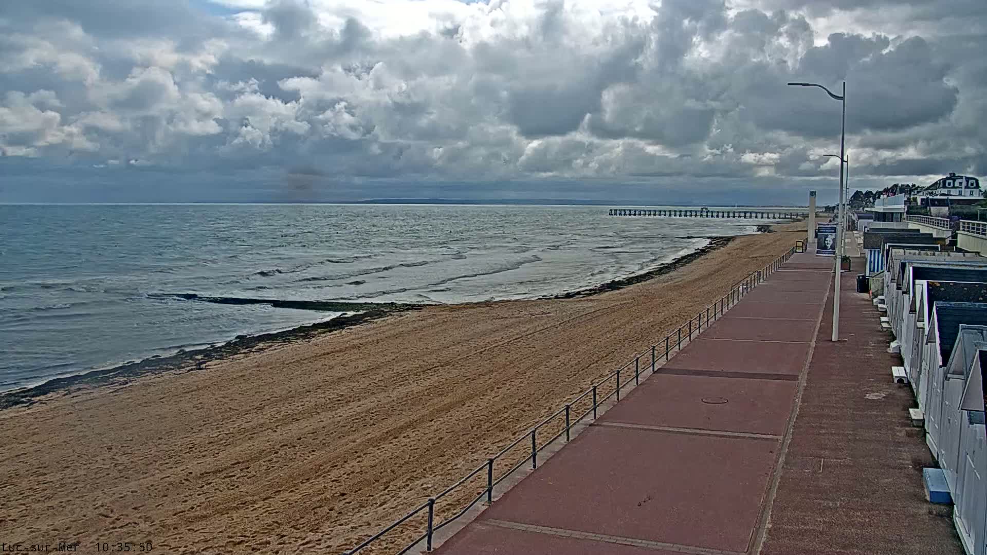 Plage de Luc-sur-Mer Beach Live Cam - Caen, Calvados, Normandie, France