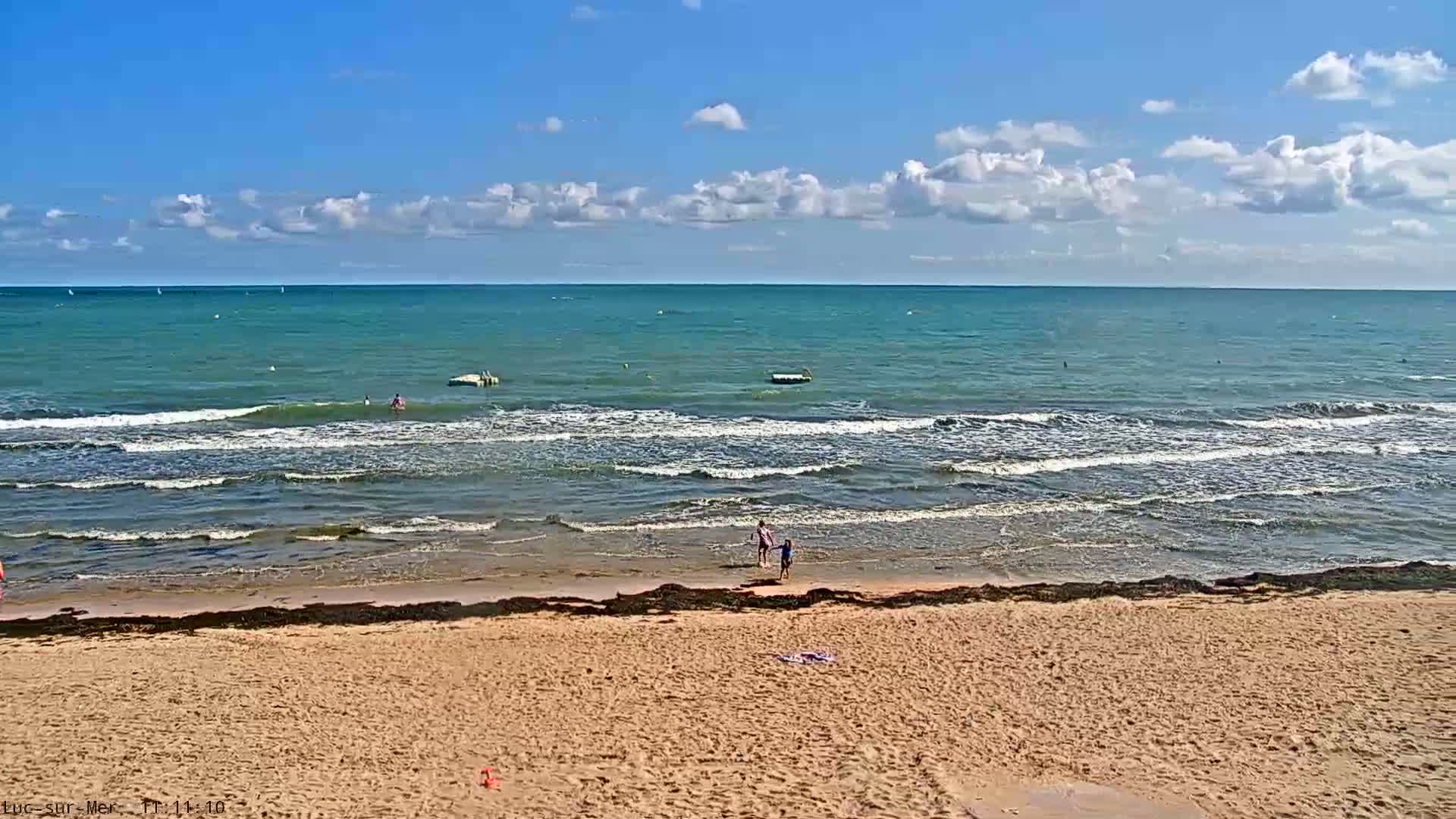 Plage de Luc-sur-Mer Beach Live Cam - Caen, Calvados, Normandie, France
