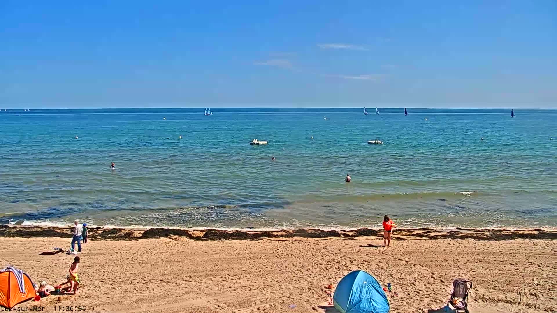 Plage de Luc-sur-Mer Beach Live Cam - Caen, Calvados, Normandie, France