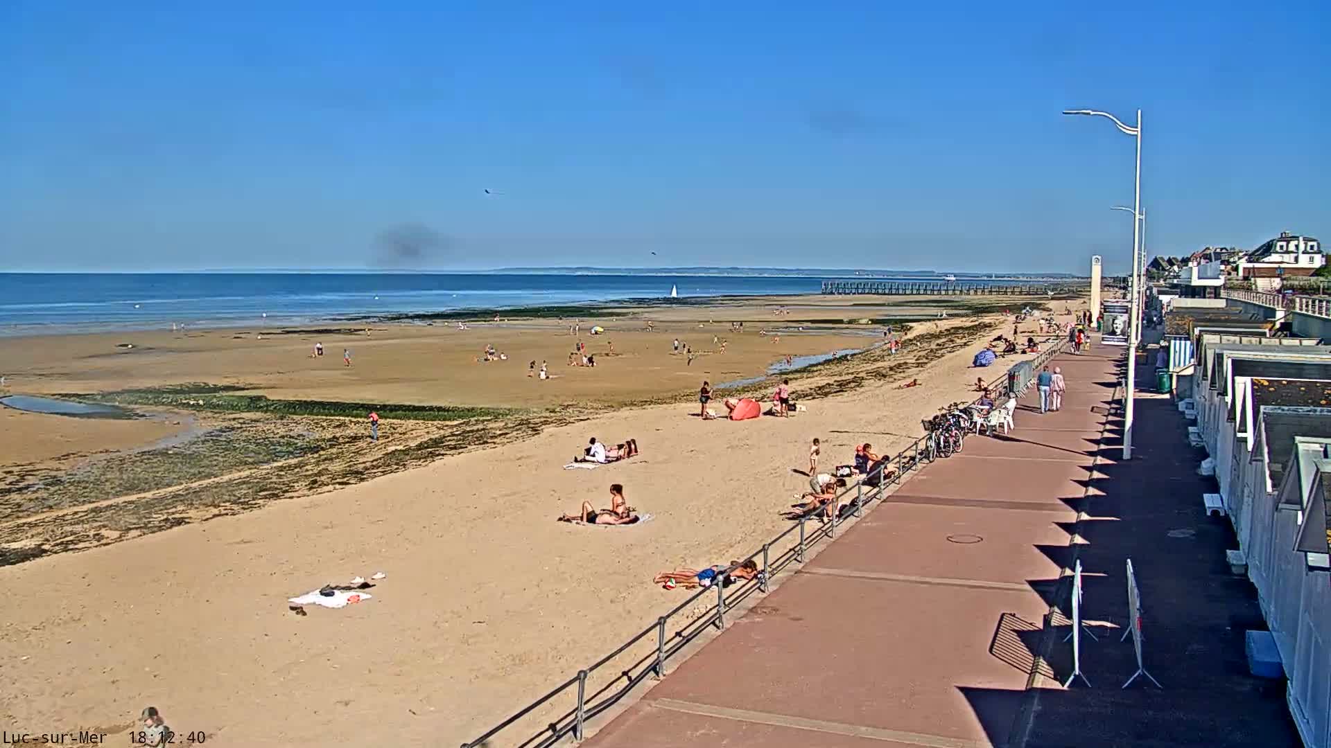 Plage de Luc-sur-Mer Beach Live Cam - Caen, Calvados, Normandie, France