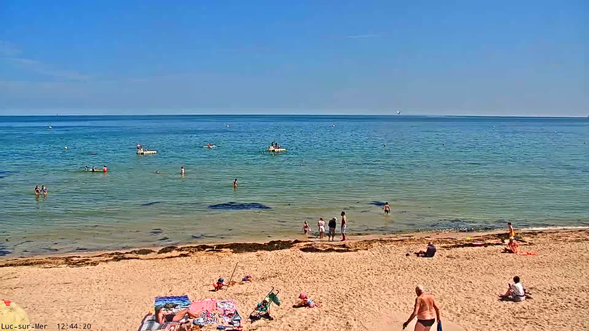 Plage de Luc-sur-Mer Beach Live Cam - Caen, Calvados, Normandie, France