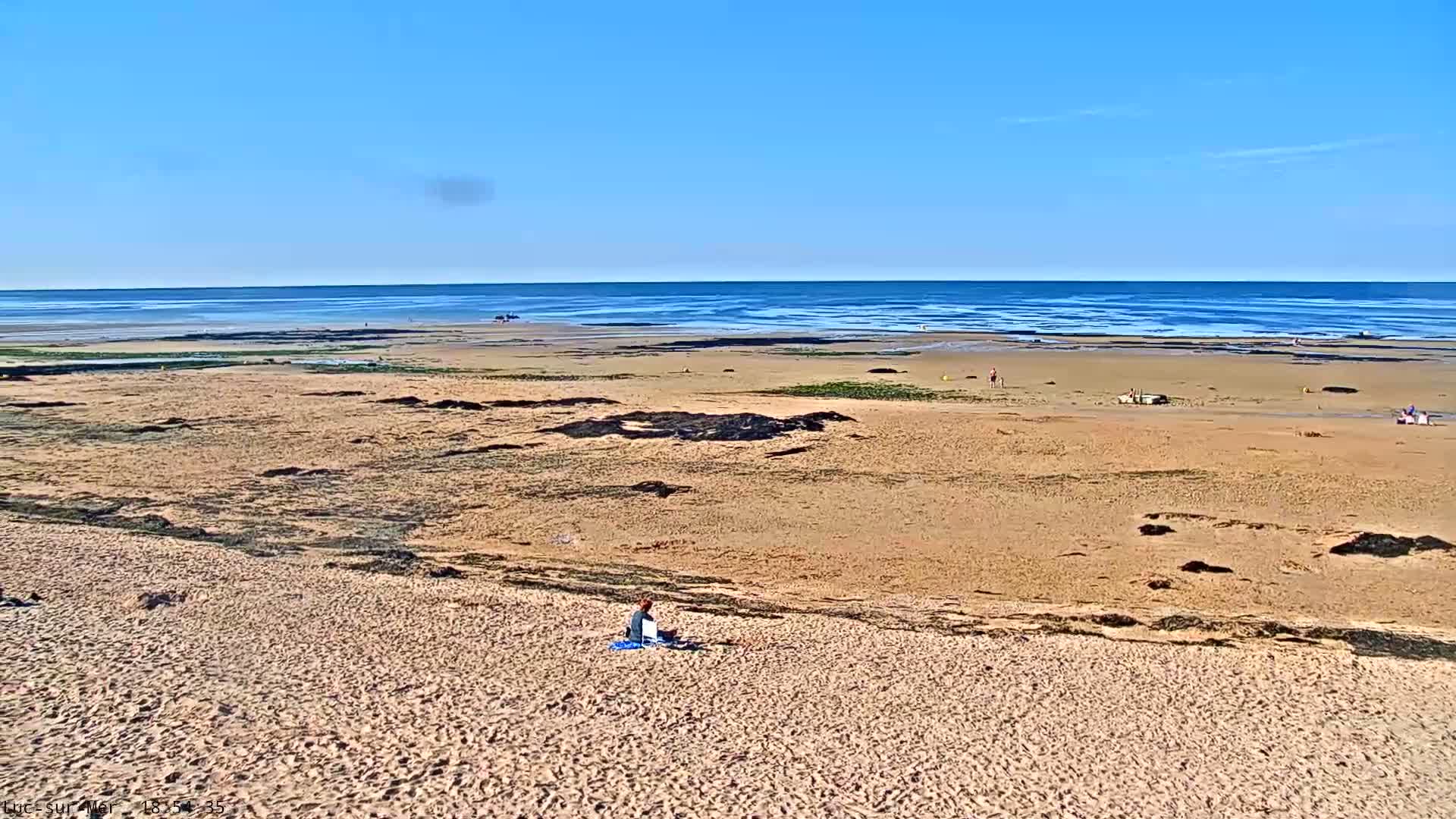 Plage de Luc-sur-Mer Beach Live Cam - Caen, Calvados, Normandie, France